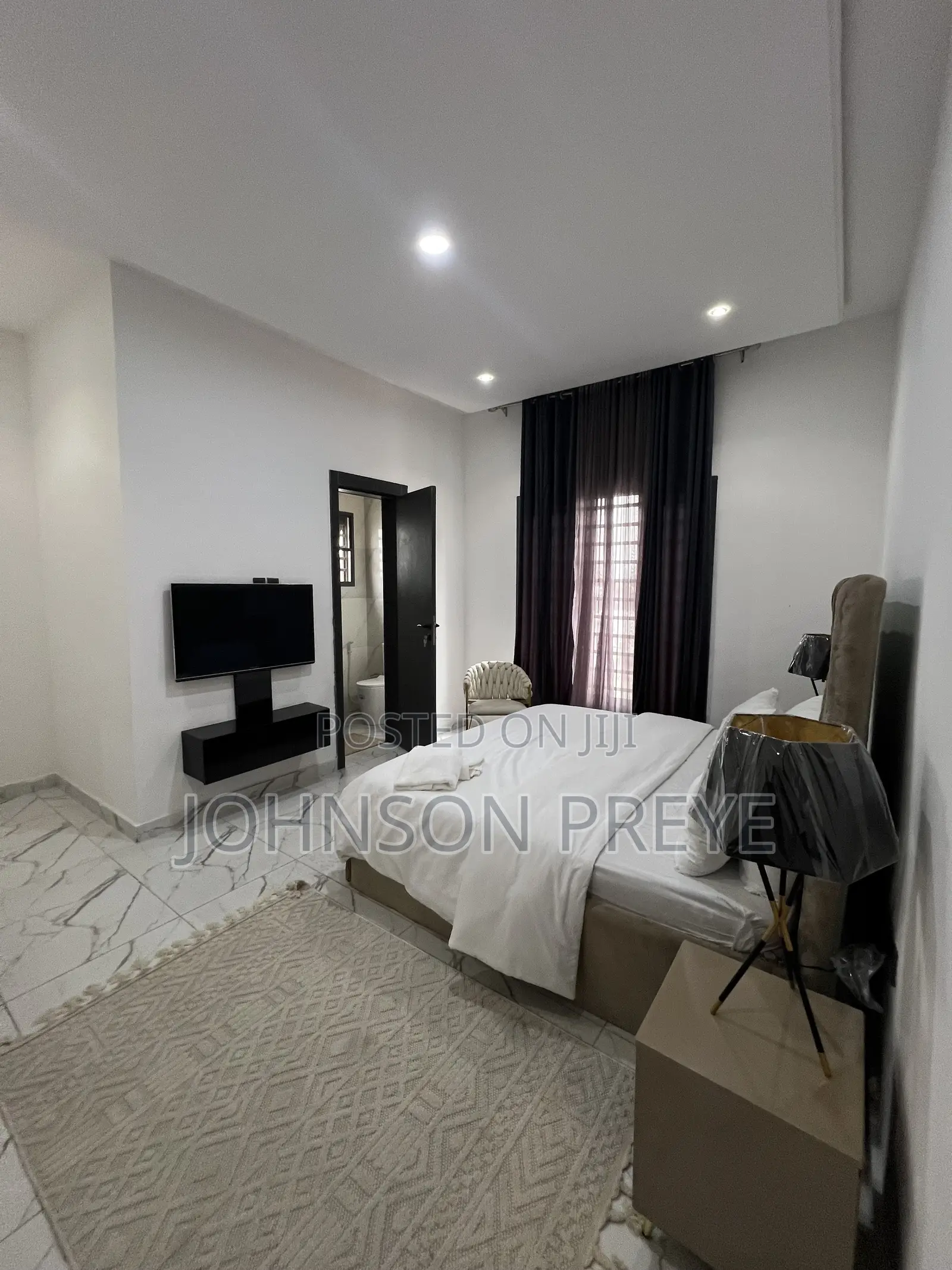2bdrm Apartment in Lekki Phase 1 Proper for sale