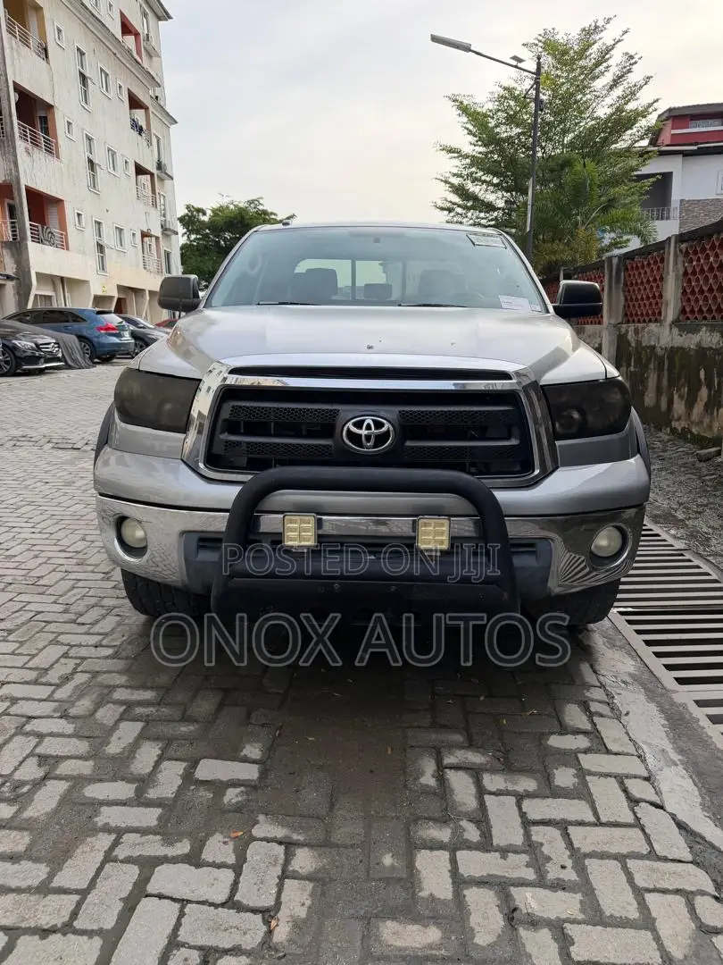 Toyota Tundra Regular Cab 4x4 2010 Silver
