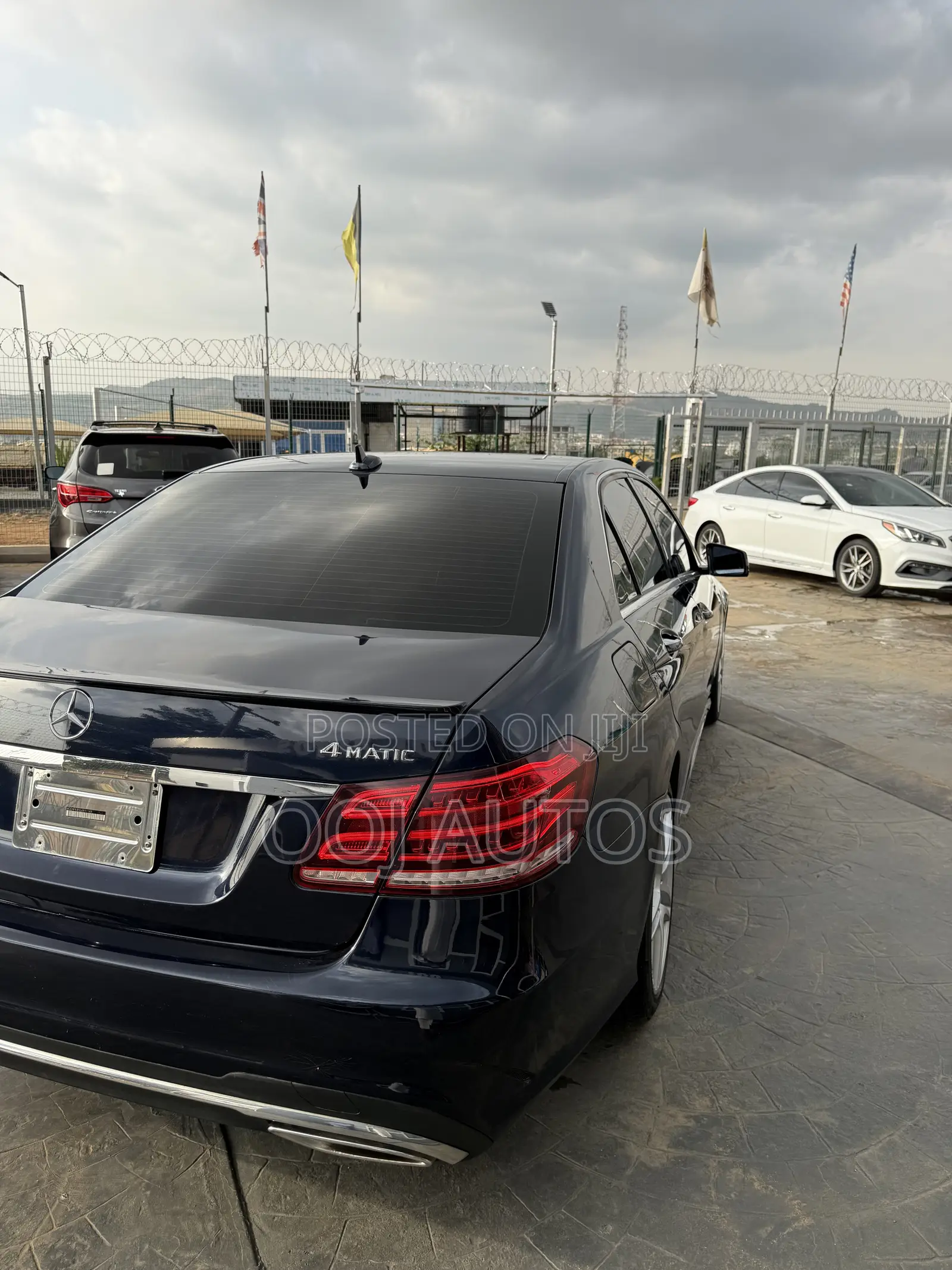 Mercedes-Benz E350 2014 Blue