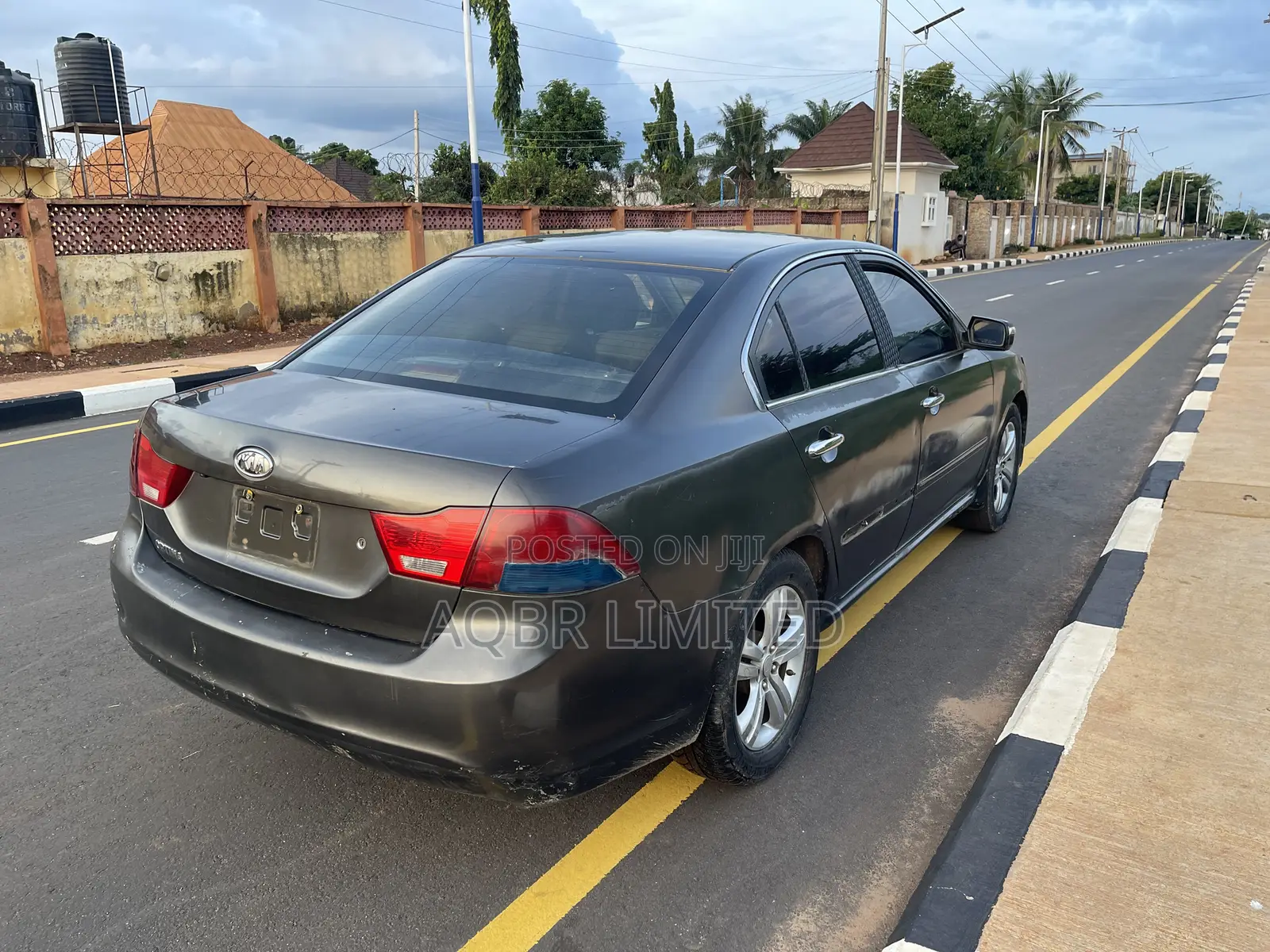 Kia Optima EX Sedan FWD (2.4L 4cyl 5A) 2010 Brown