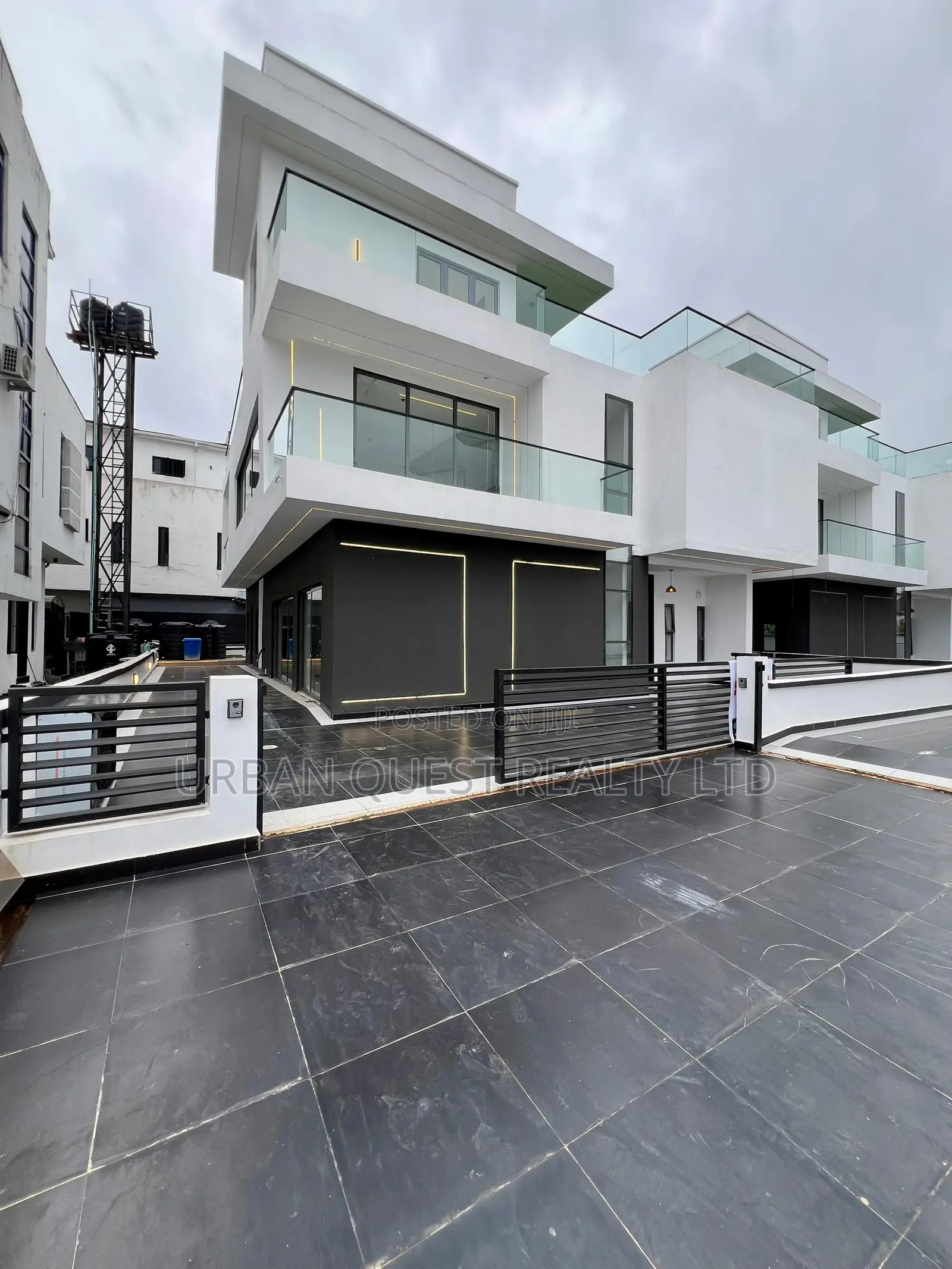 5bdrm Duplex in Lekki for sale