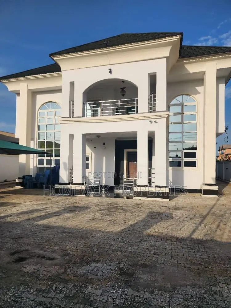 Furnished 7bdrm Duplex in Green Estate for sale