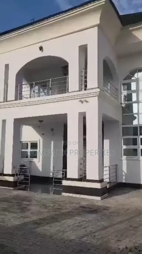 Furnished 7bdrm Duplex in Green Estate for sale