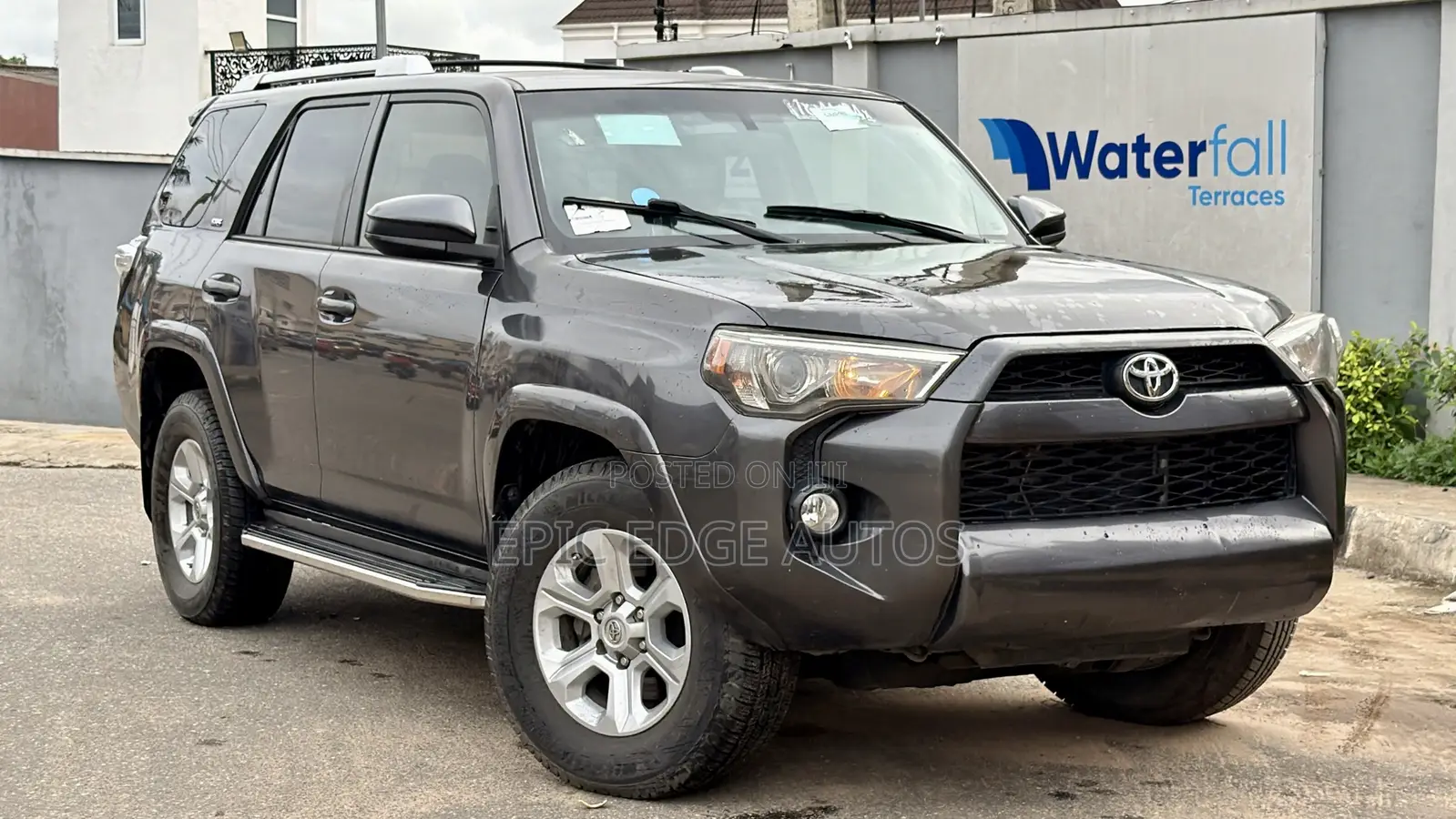 Toyota 4-Runner SR5 Premium 4dr 4x4 (4.0L 6cyl 5A) 2017 Gray