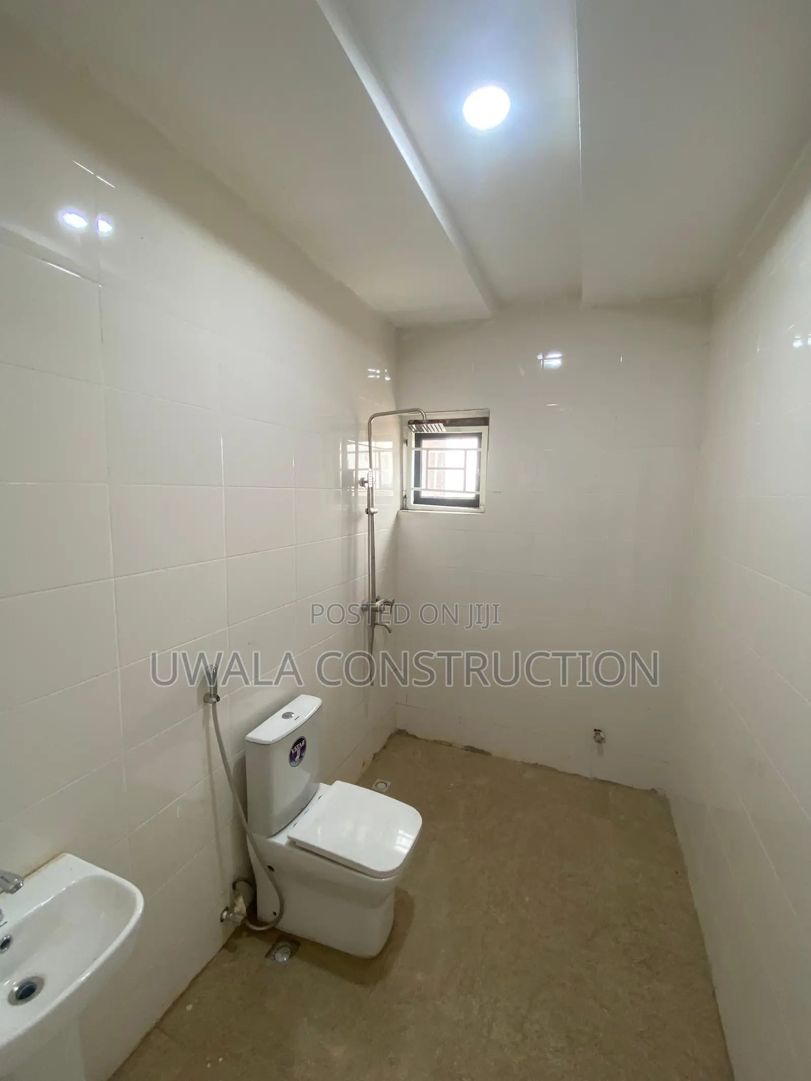 4bdrm Townhouse/Terrace in Gaduwa for sale
