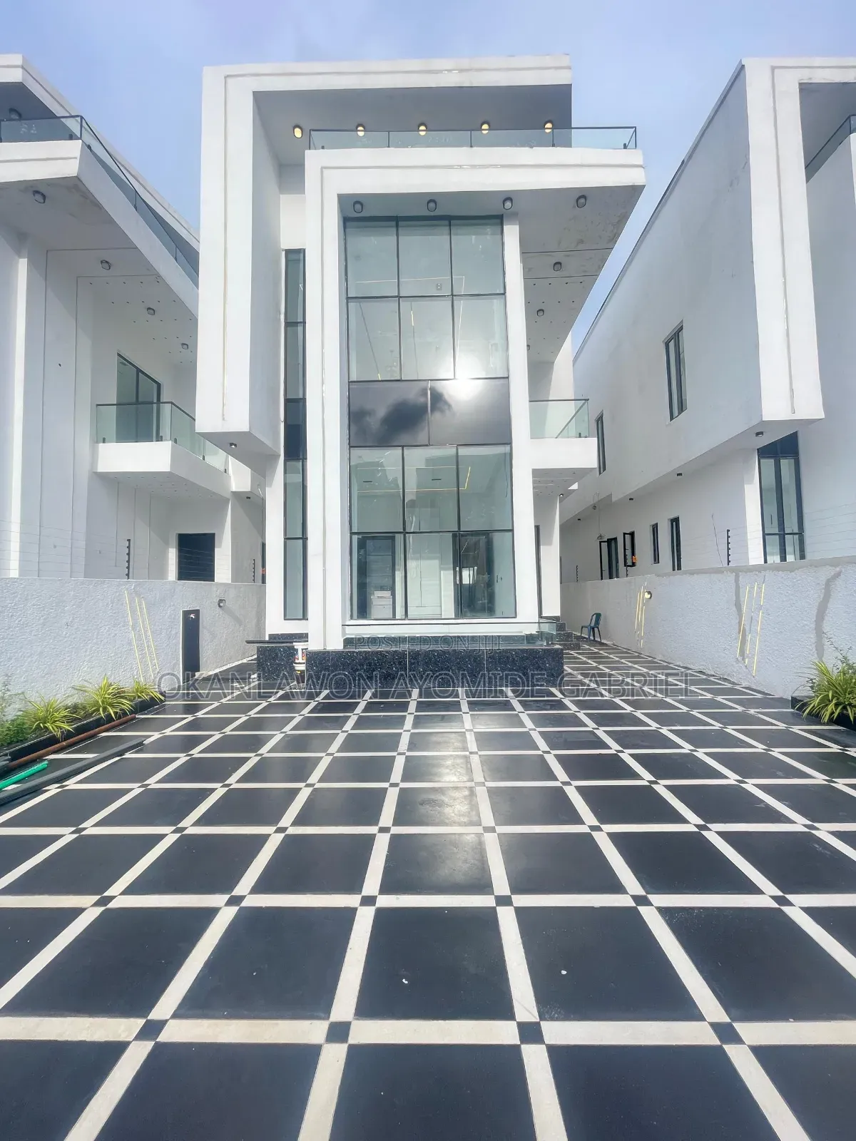 5bdrm Duplex in Secured Estate, VGC / Ajah for sale