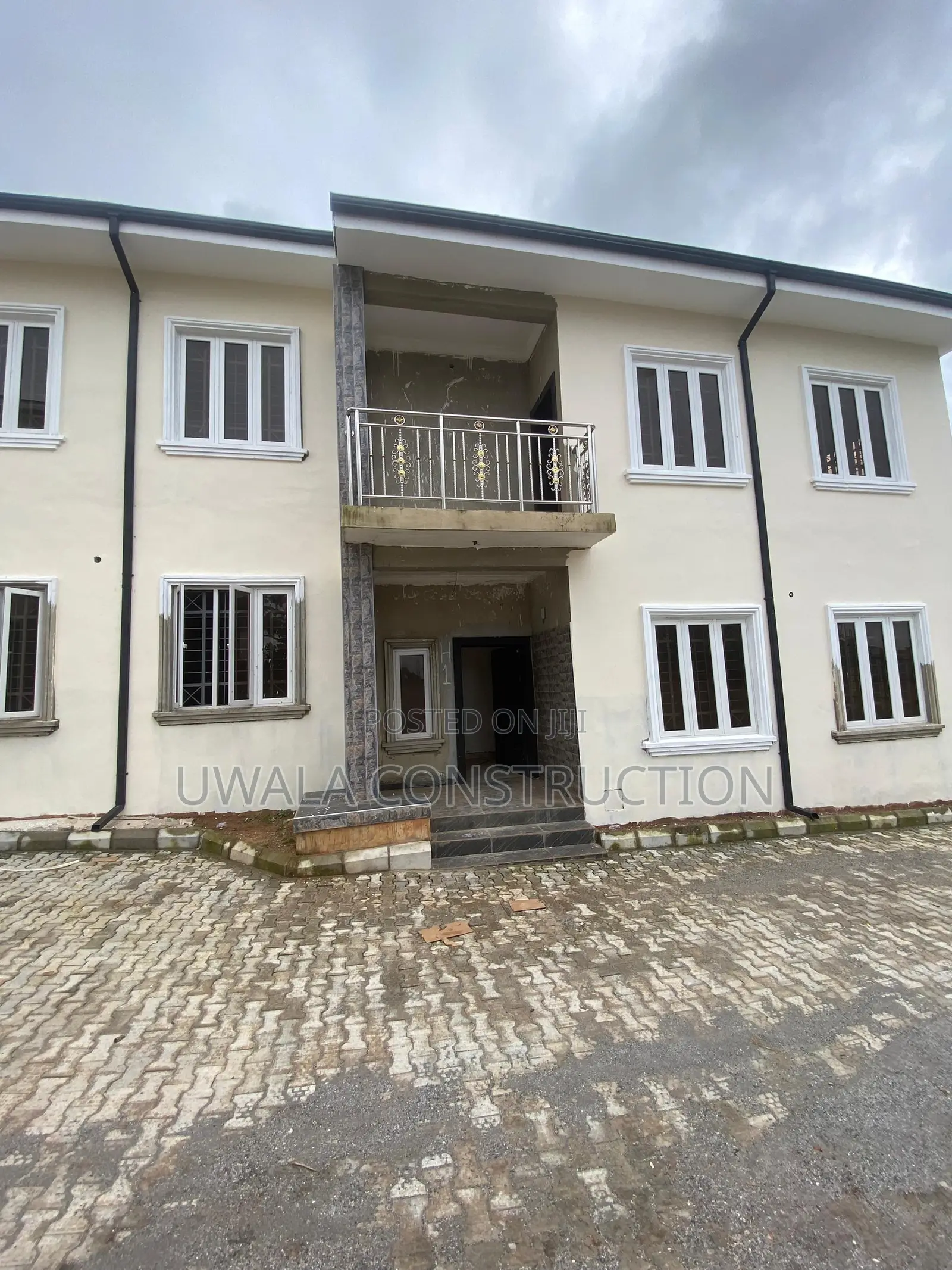 4bdrm Townhouse/Terrace in Gaduwa for sale