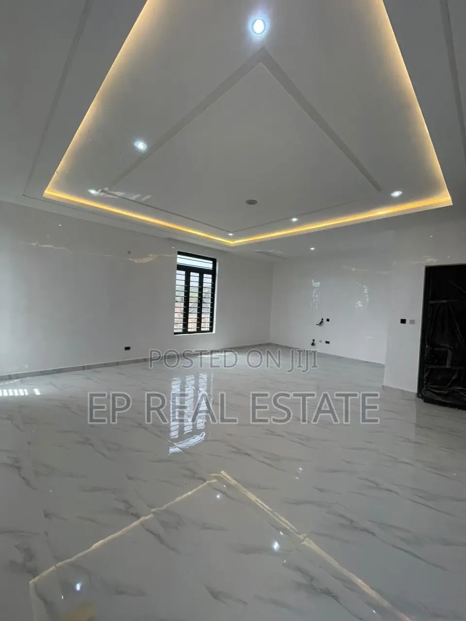 5bdrm Duplex in Apo Resettlement for sale