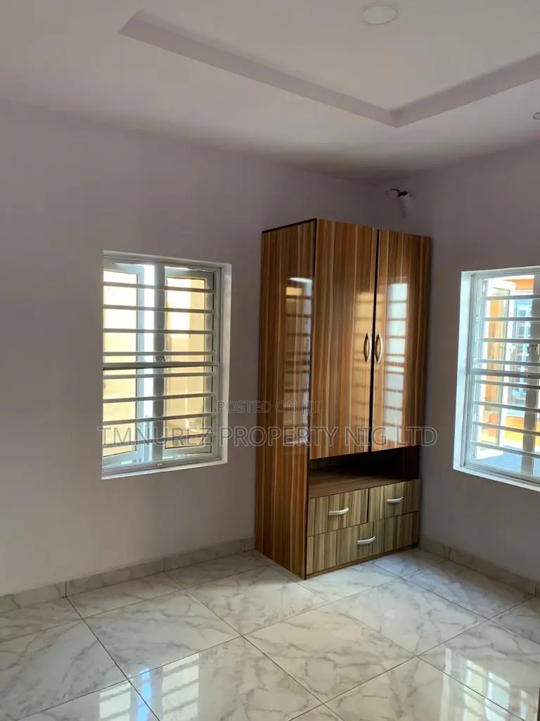 4bdrm Duplex in An Estate, Ikota for rent