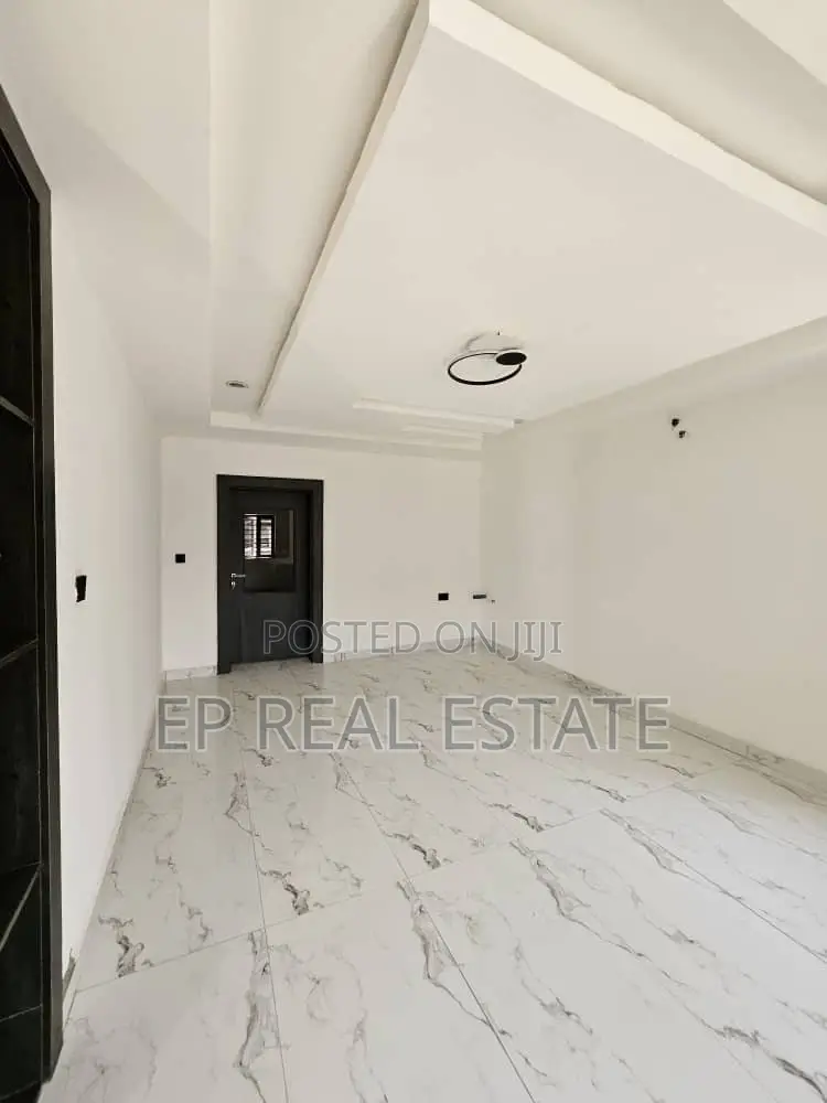 4bdrm Duplex in Apo District for sale