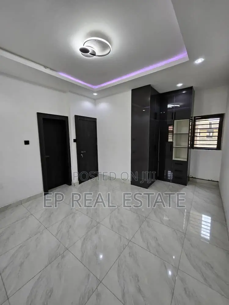 4bdrm Duplex in Apo District for sale