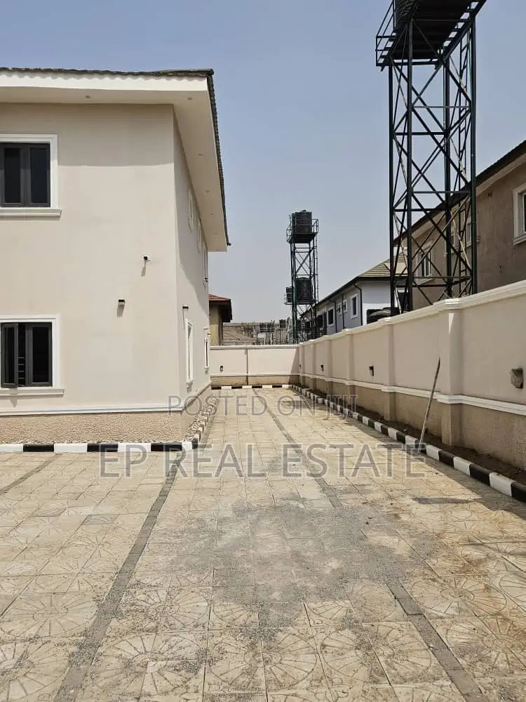 4bdrm Duplex in Apo District for sale