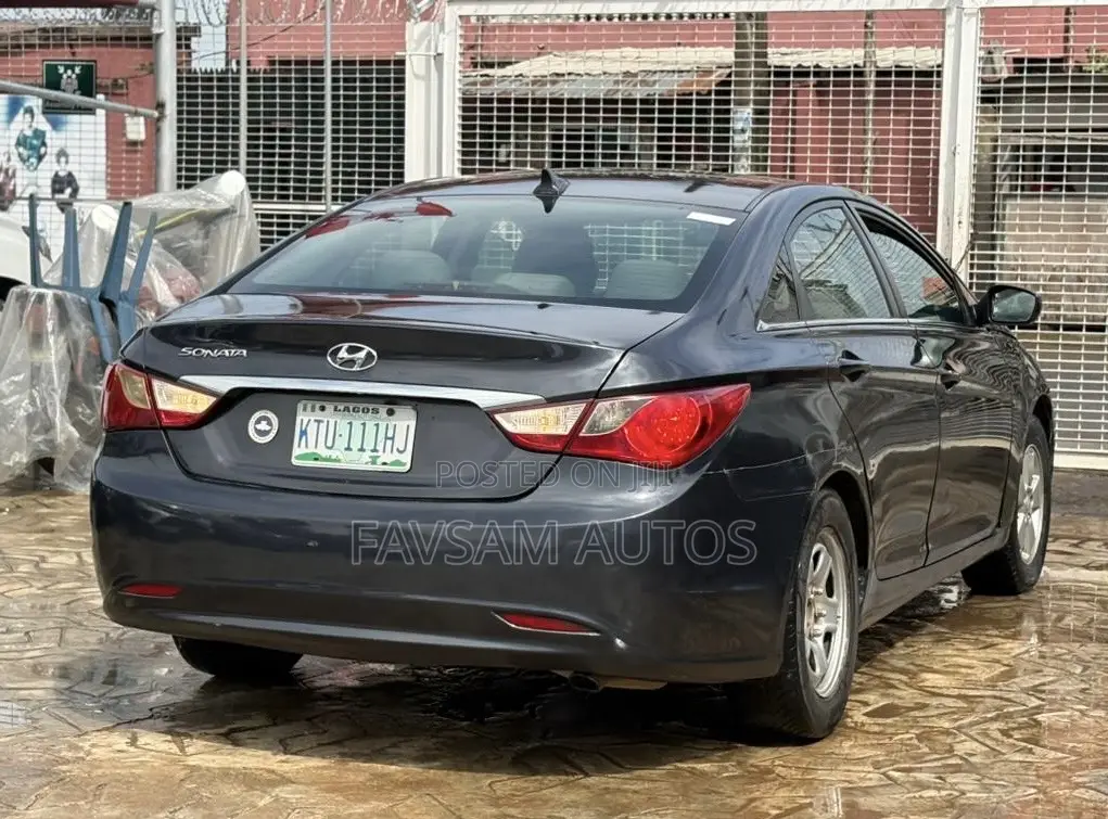 Hyundai Sonata 2011 Blue
