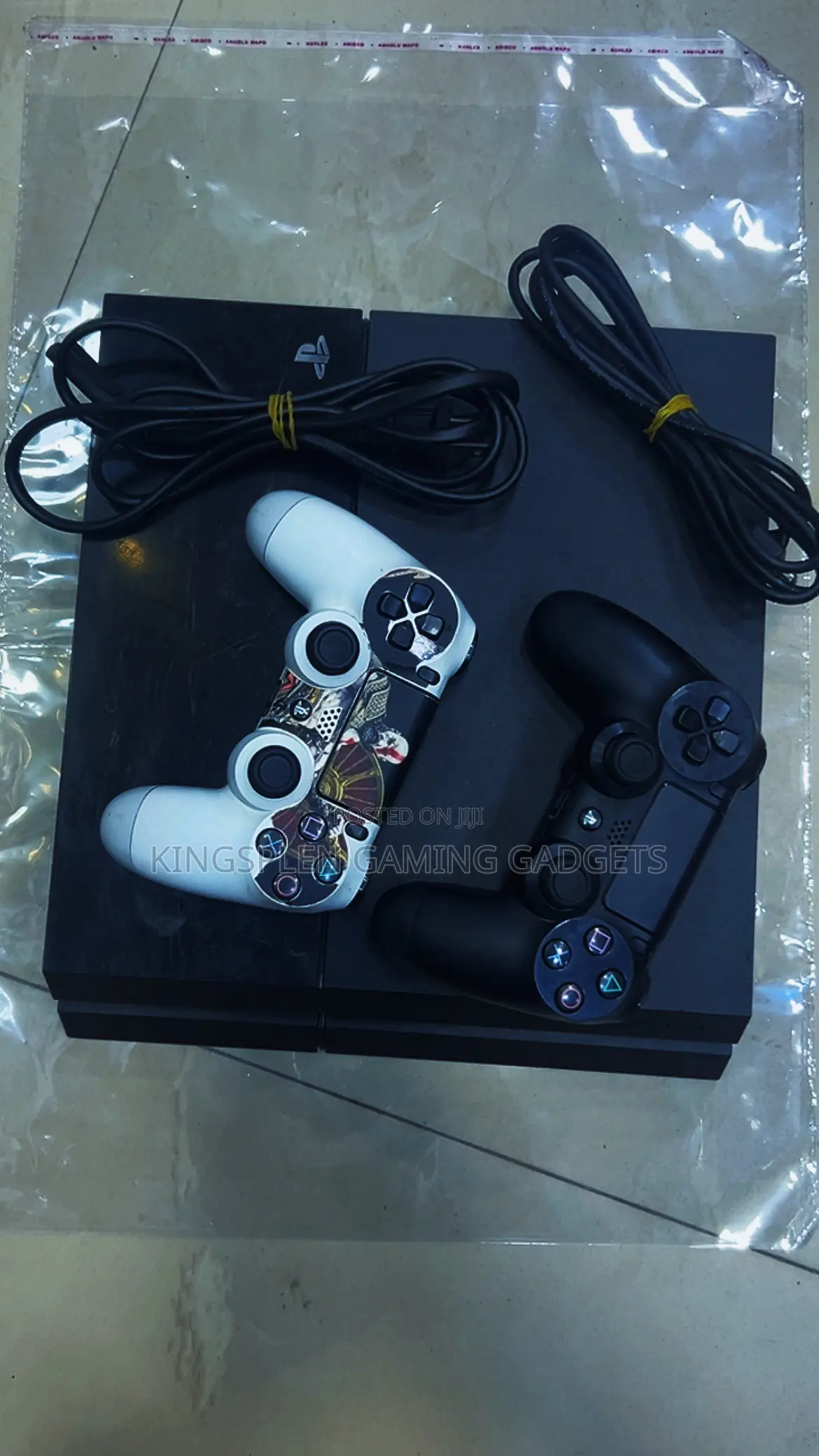 London Used Ps4 Standard Comes With 2 Controllers and 10 Games