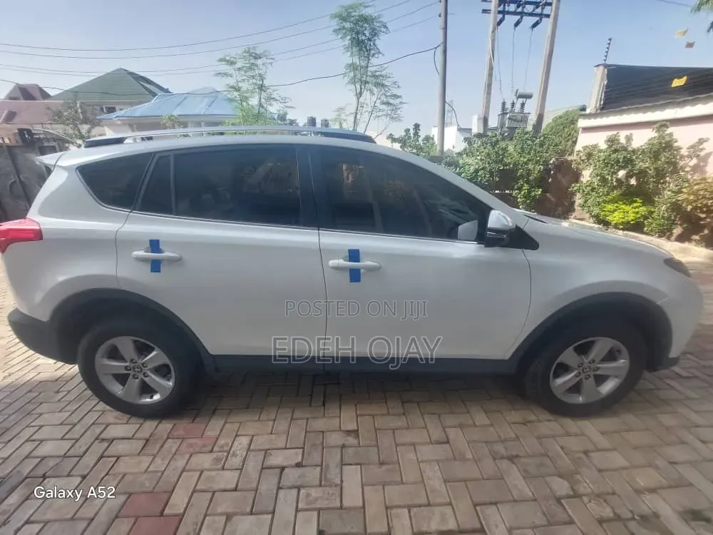 Toyota RAV4 2015 White