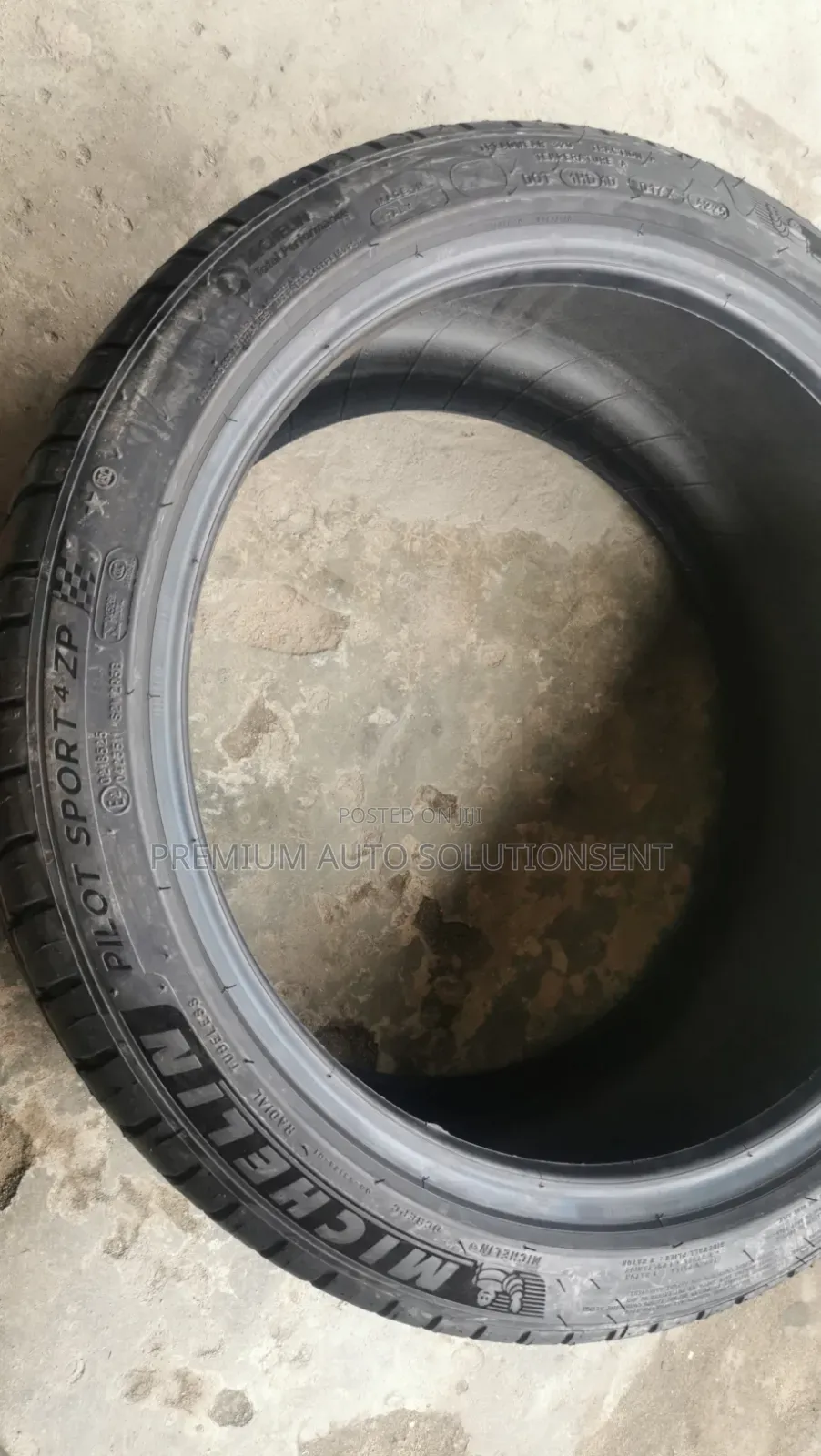Brand New 275/35r19 Run-Flat