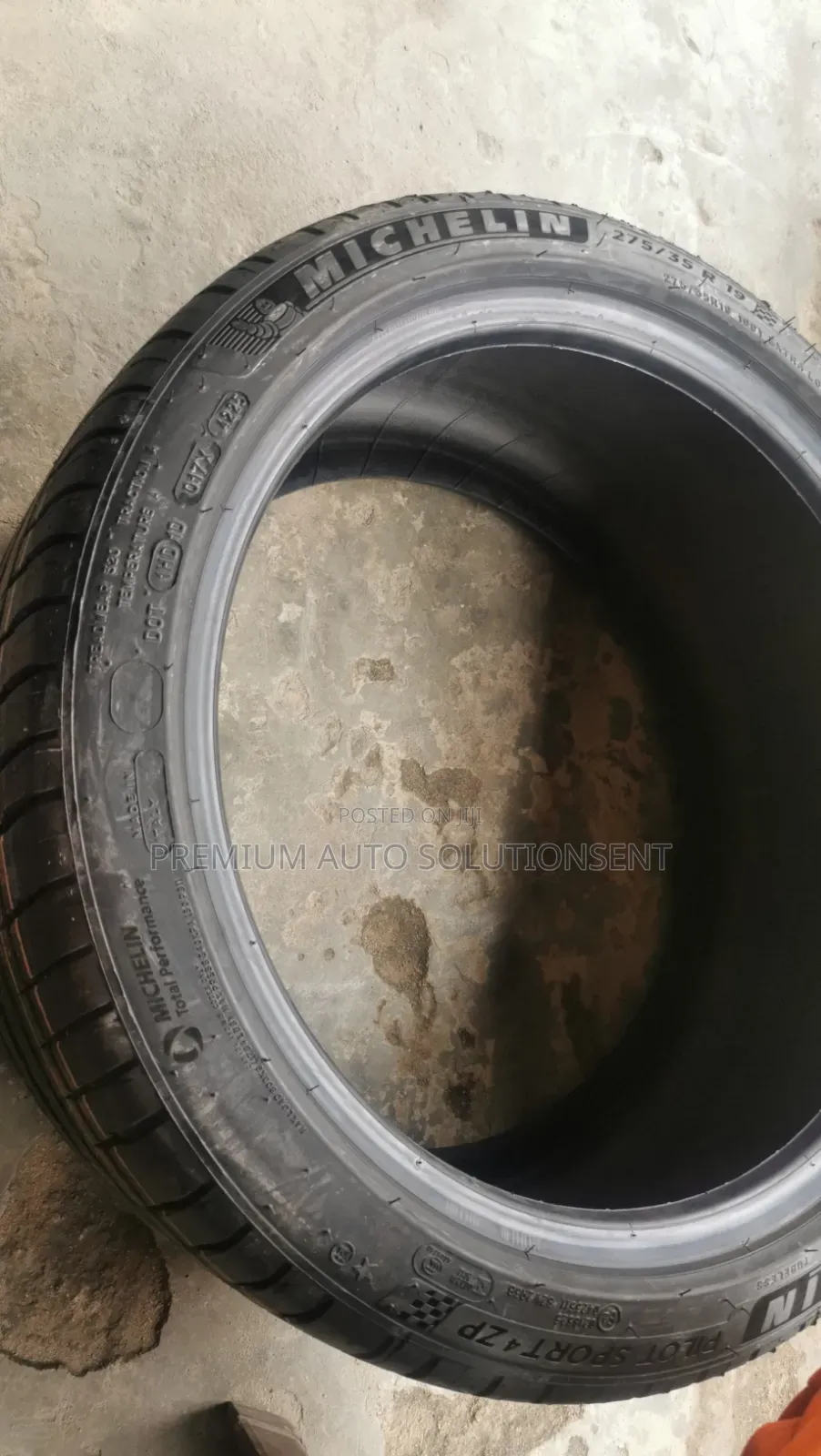 Brand New 275/35r19 Run-Flat