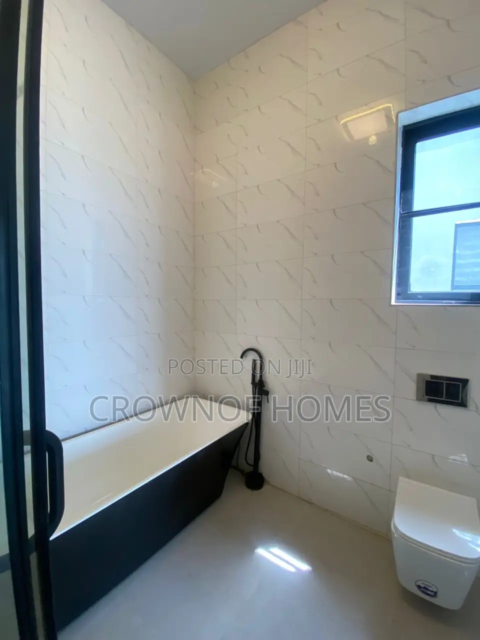 4bdrm Duplex in Jakande for sale