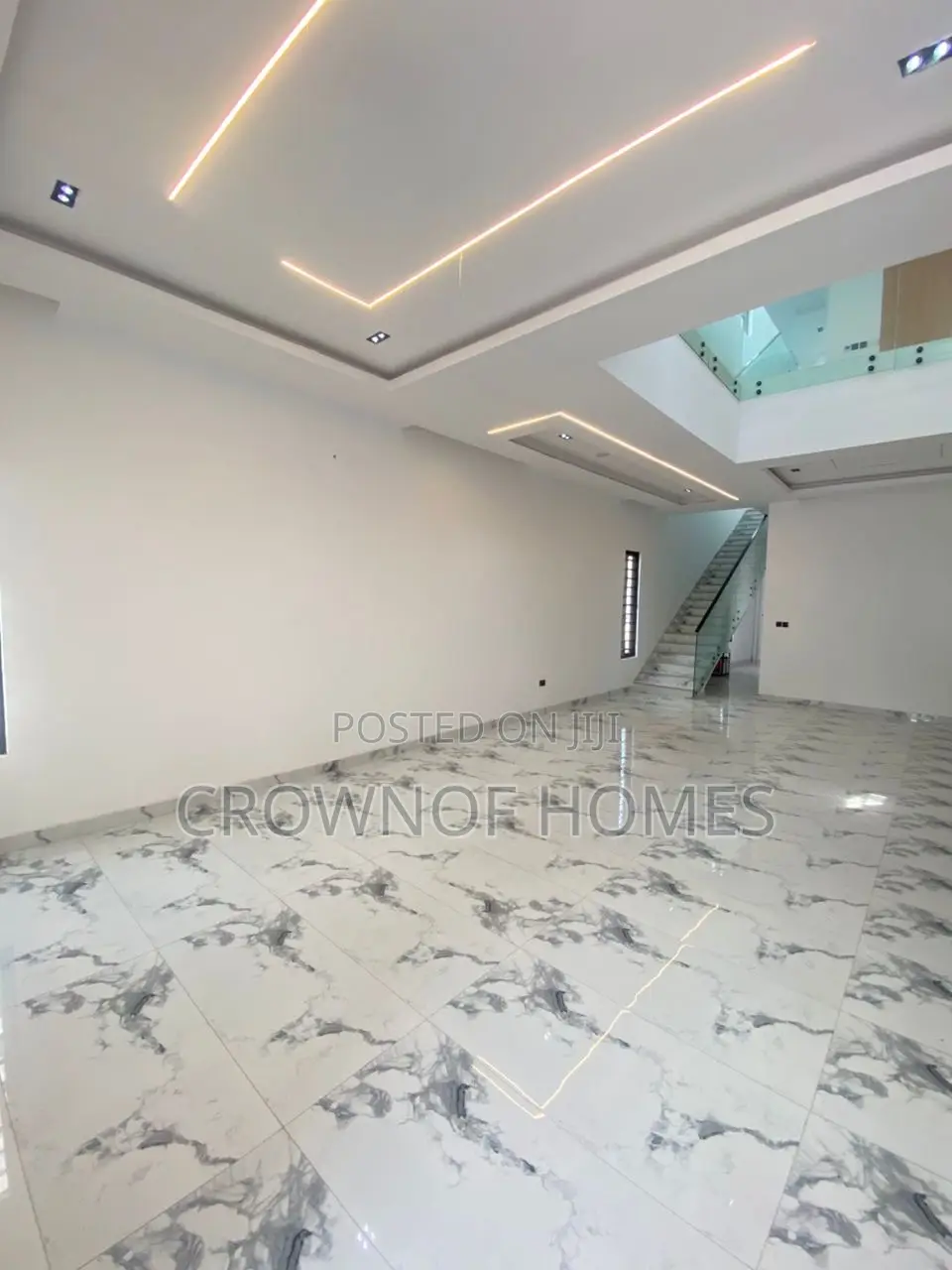 4bdrm Duplex in Jakande for sale