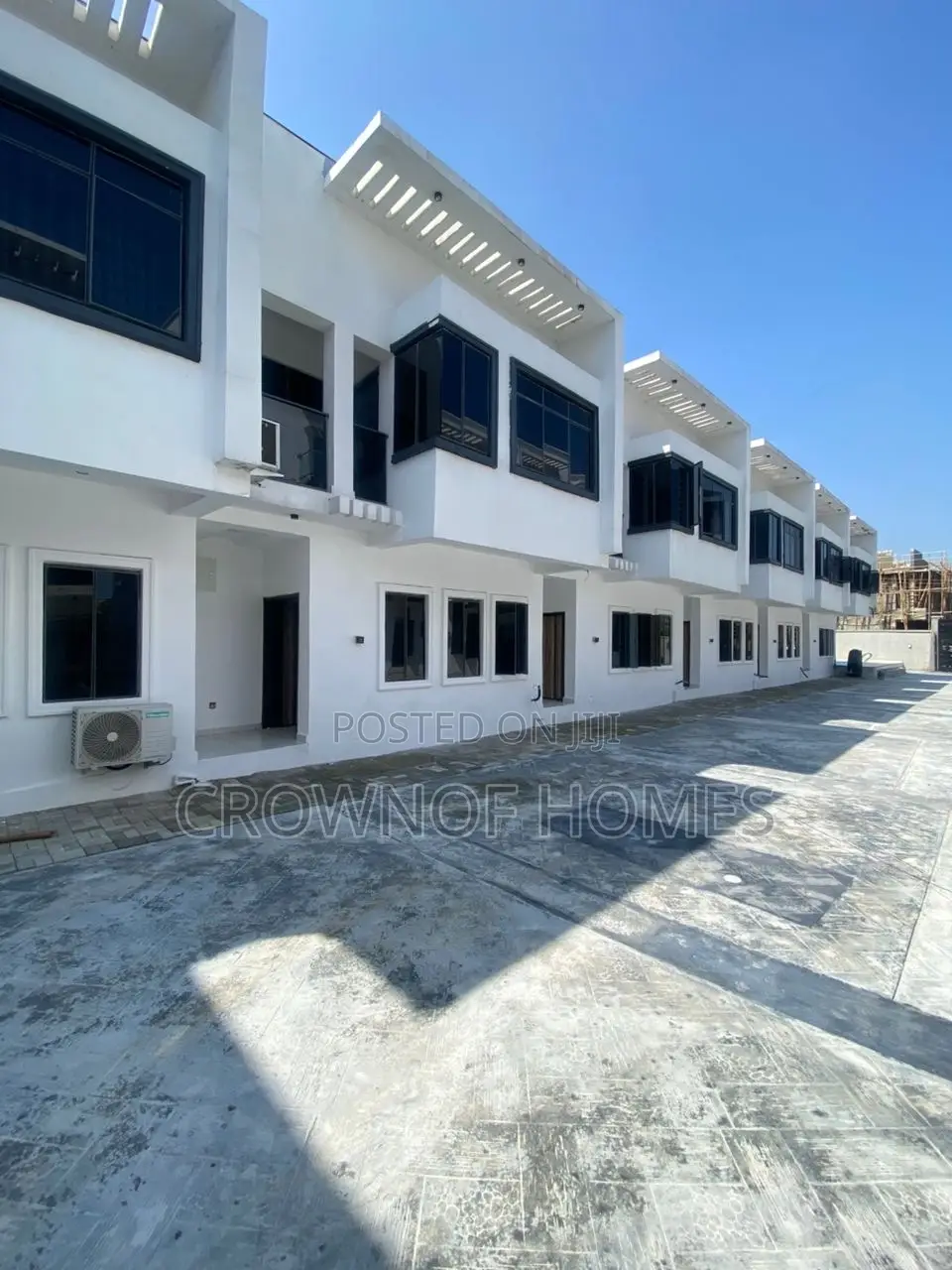 2bdrm Duplex in Jakande for sale
