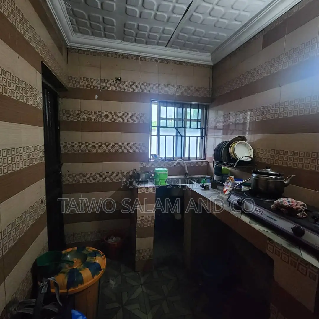 2bdrm Block of Flats in Akinyele for sale