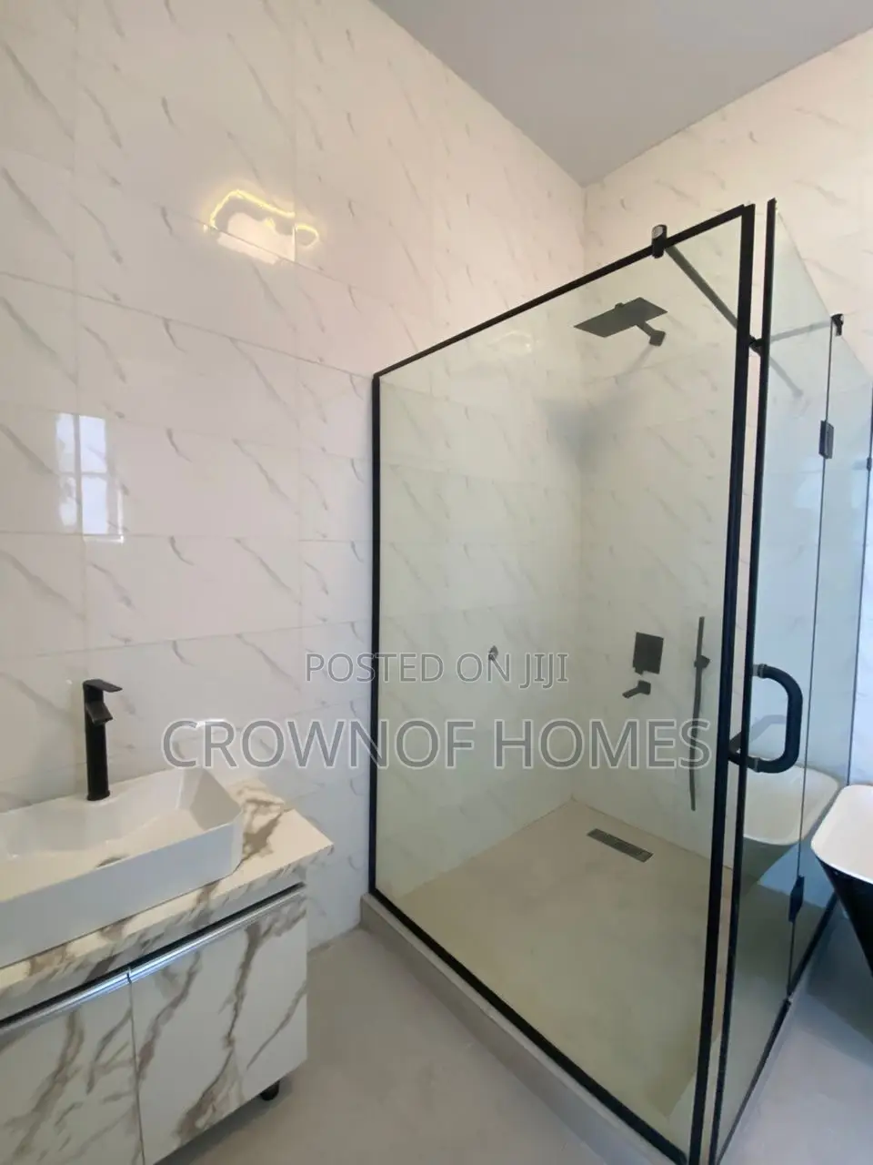 1bdrm Apartment in Jakande for sale