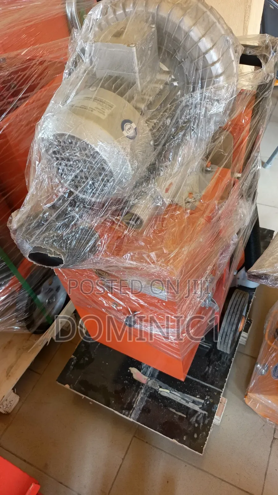 Electric Concrete Floor Grinder Polisher Equipped With Built-Invacuum