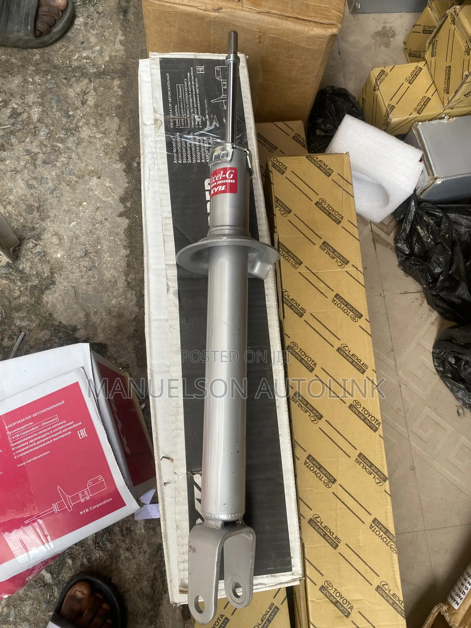 Kyb Front Shock for Lexus Ls460