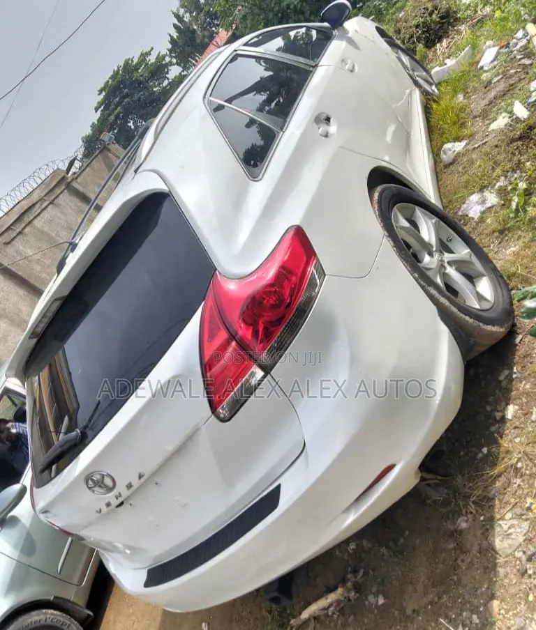 Toyota Venza 2011 White