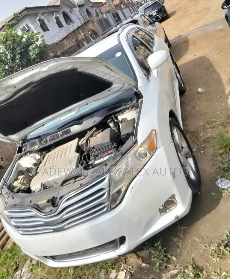 Toyota Venza 2011 White