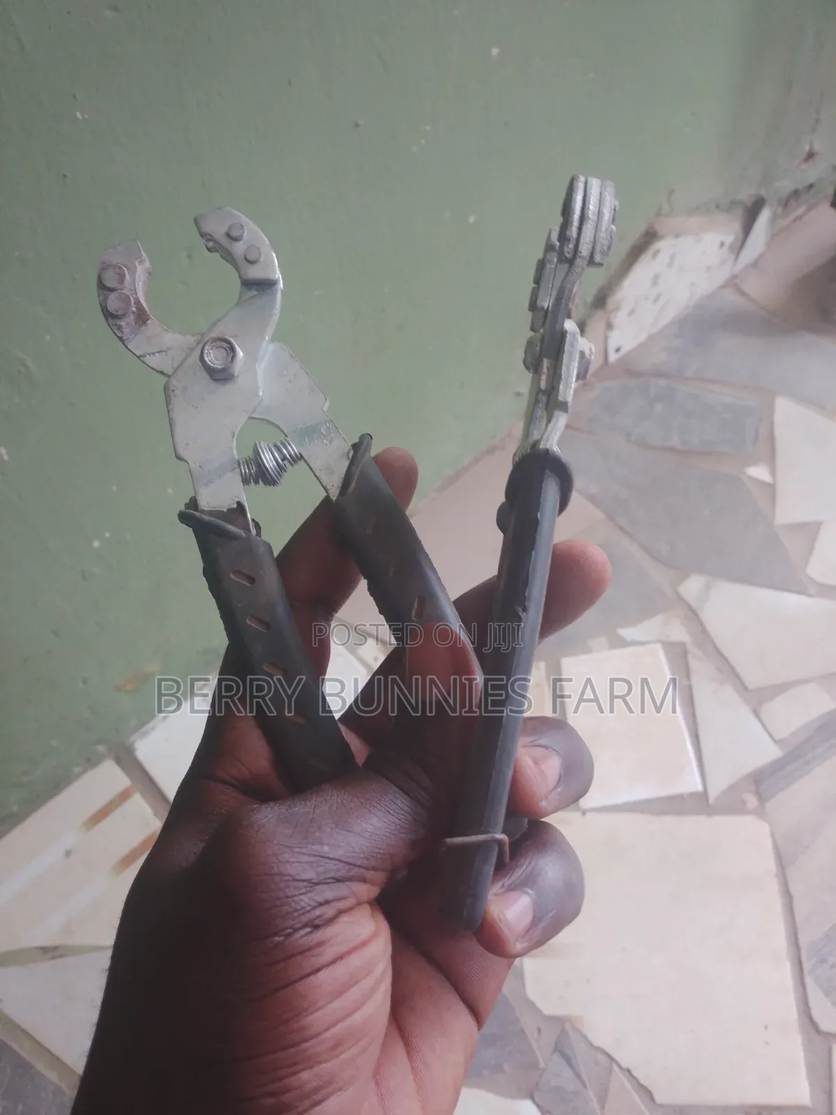 Nipple Drinker Plier
