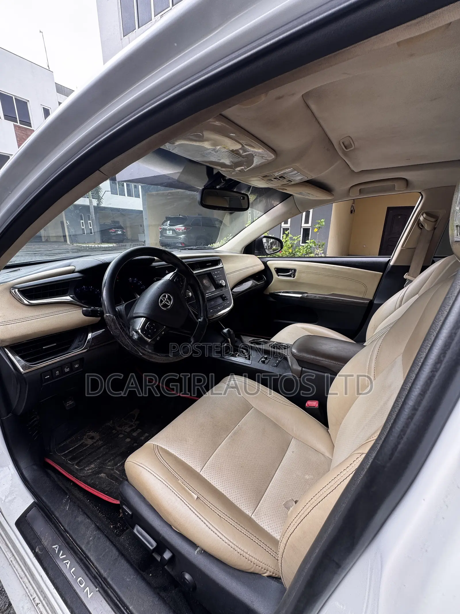 Toyota Avalon Limited 4dr Sedan (3.5L 6cyl 6A) 2014 White