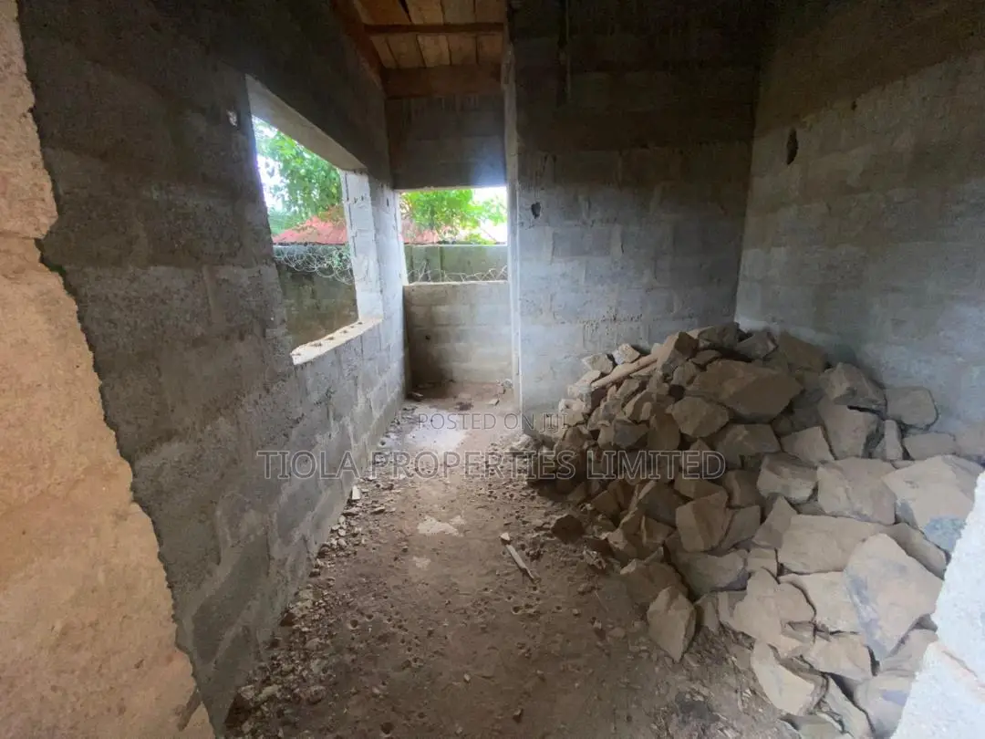 5bdrm Duplex in Pleasant View, Sabon Lugbe for sale