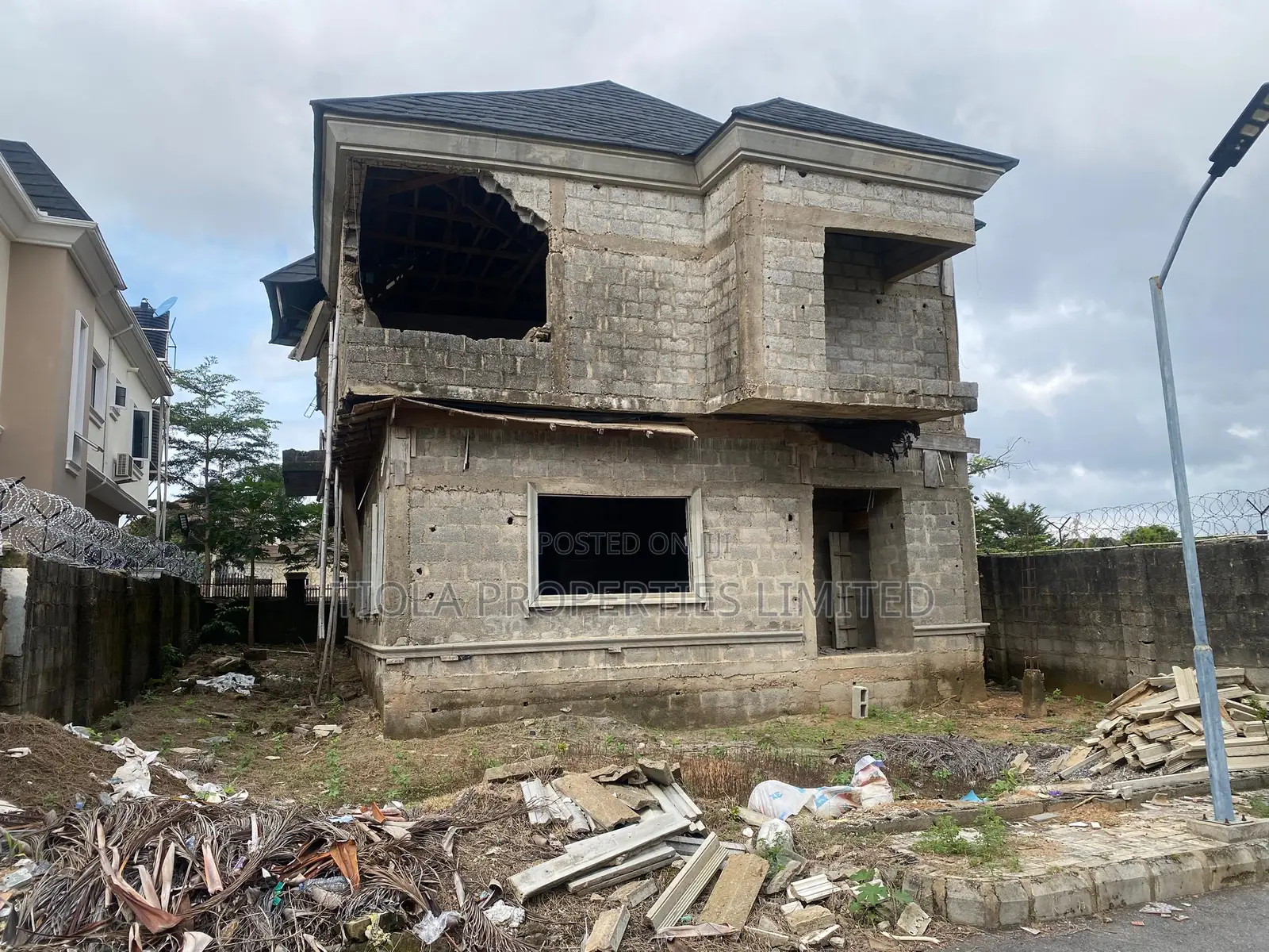 5bdrm Duplex in Pleasant View, Sabon Lugbe for sale