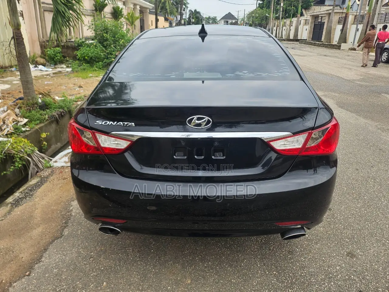 Hyundai Sonata Limited 2.0T Sedan (2.0L 4cyl 6A) 2013 Black