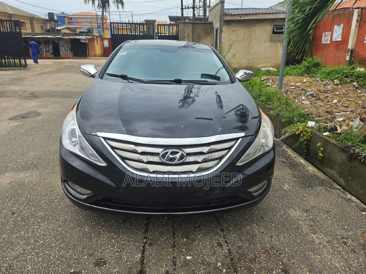 Hyundai Sonata Limited 2.0T Sedan (2.0L 4cyl 6A) 2013 Black