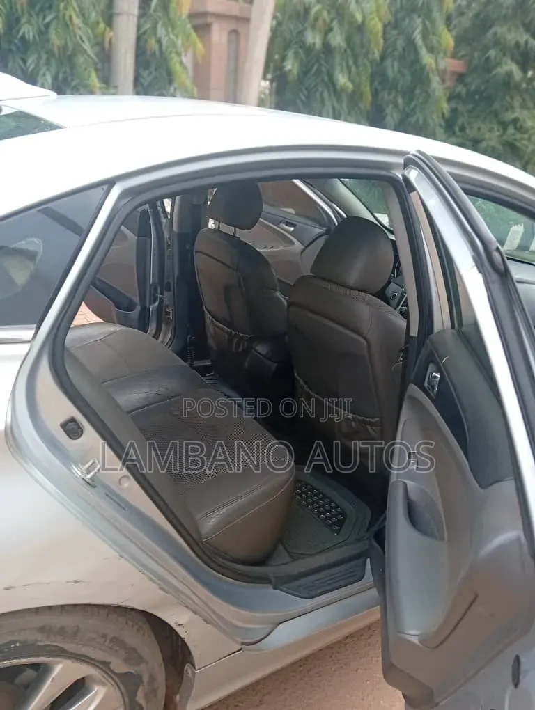Hyundai Sonata 2012 Silver