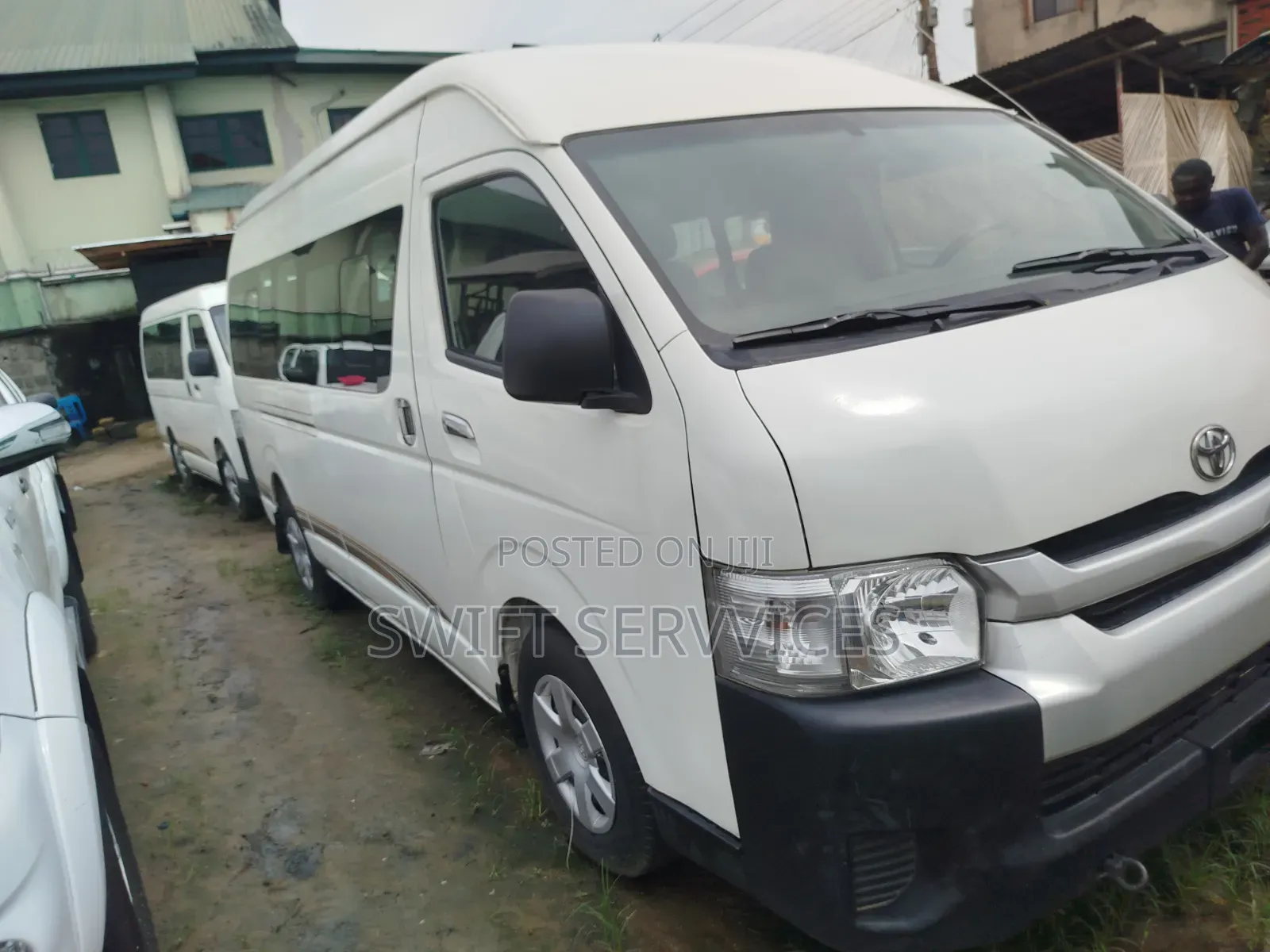 Toyota HiAce 2010 White