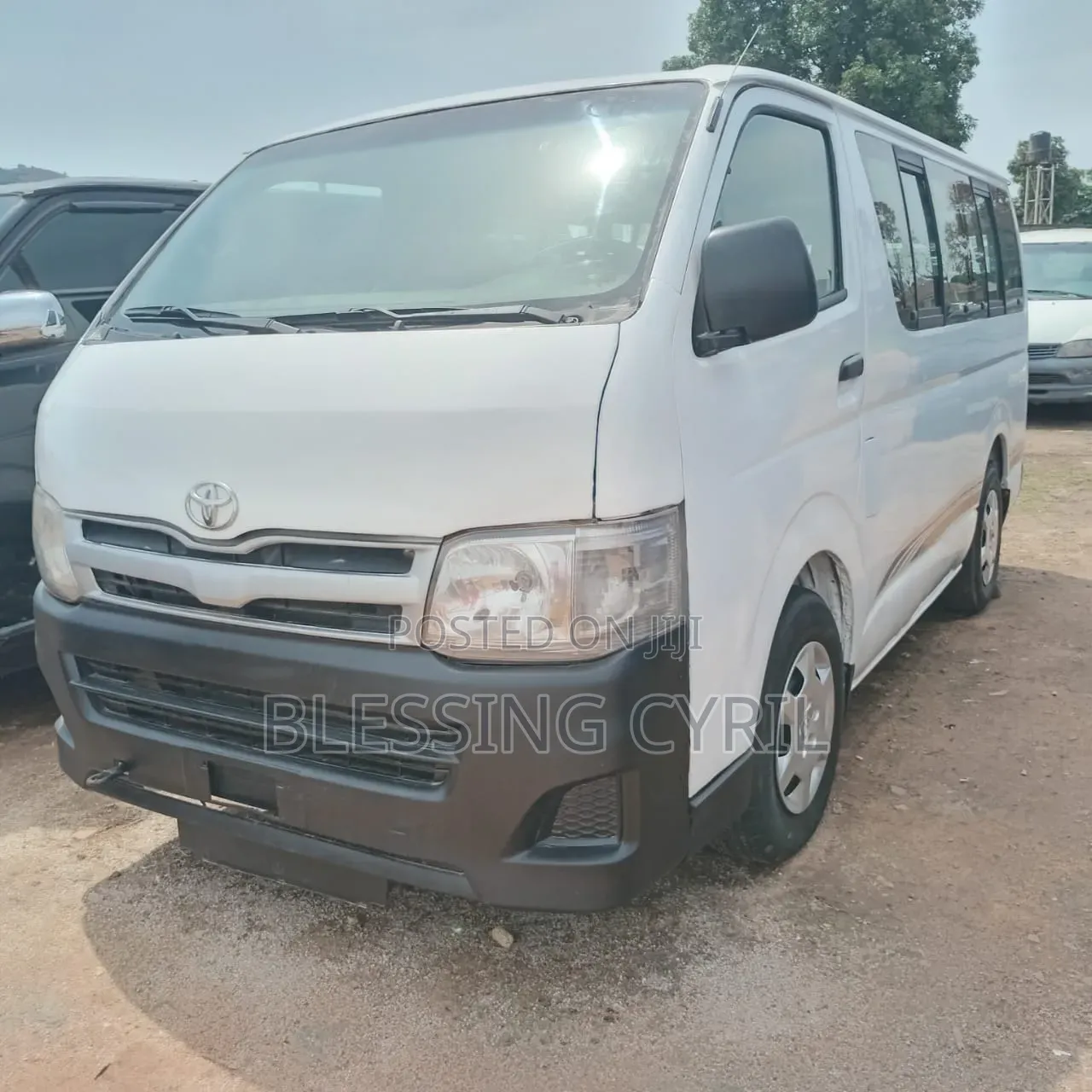 Toyota HiAce 2010 White