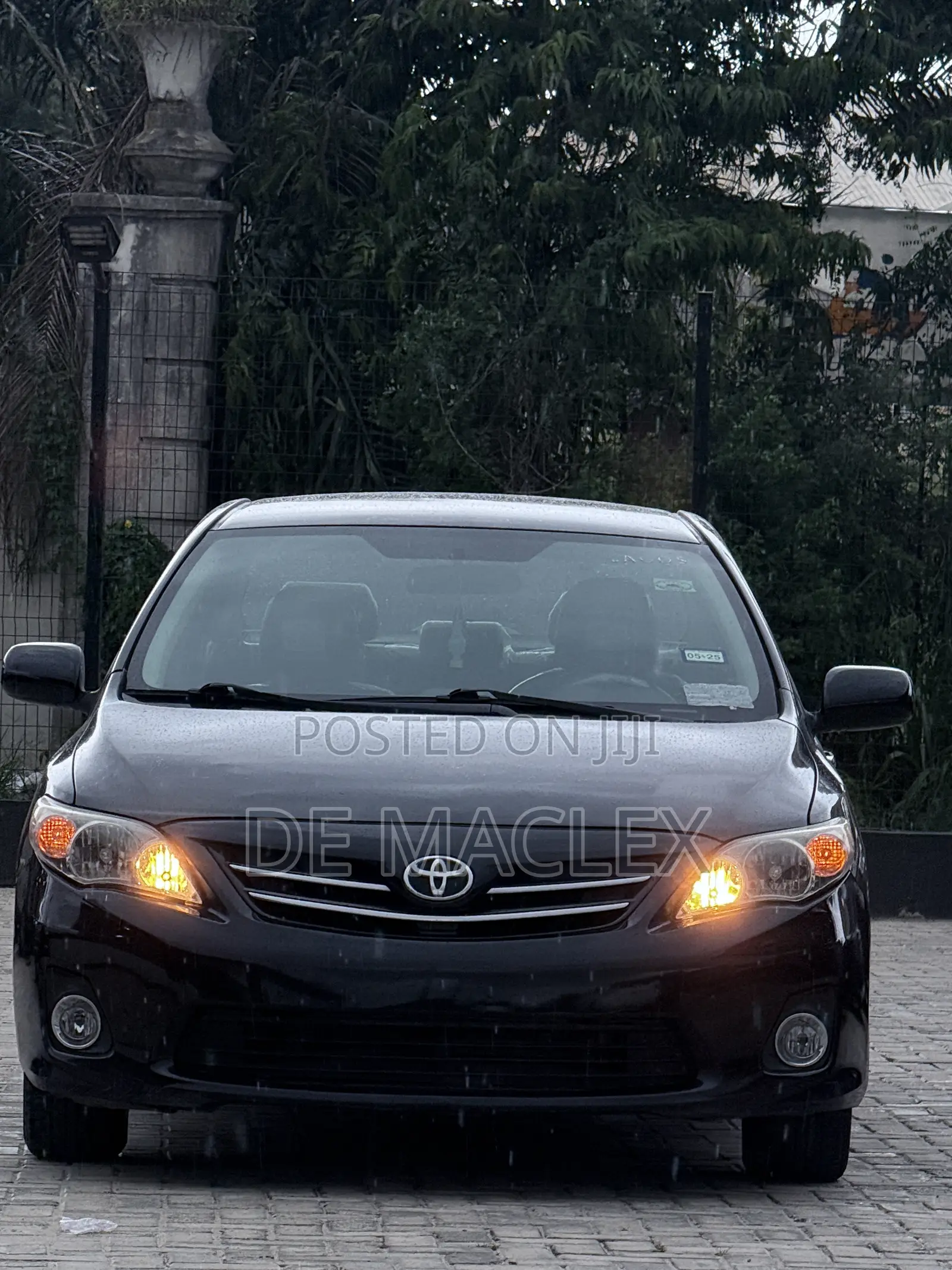 Toyota Corolla LE 4dr Sedan (1.8L 4cyl 4A) 2013 Black