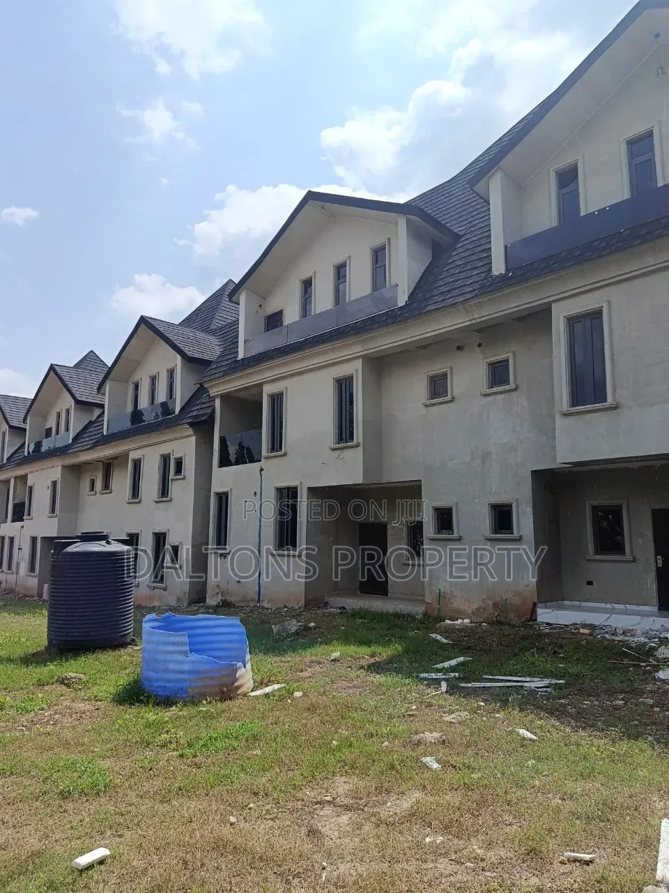 4bdrm Duplex in Game Village Estate, Galadimawa for sale
