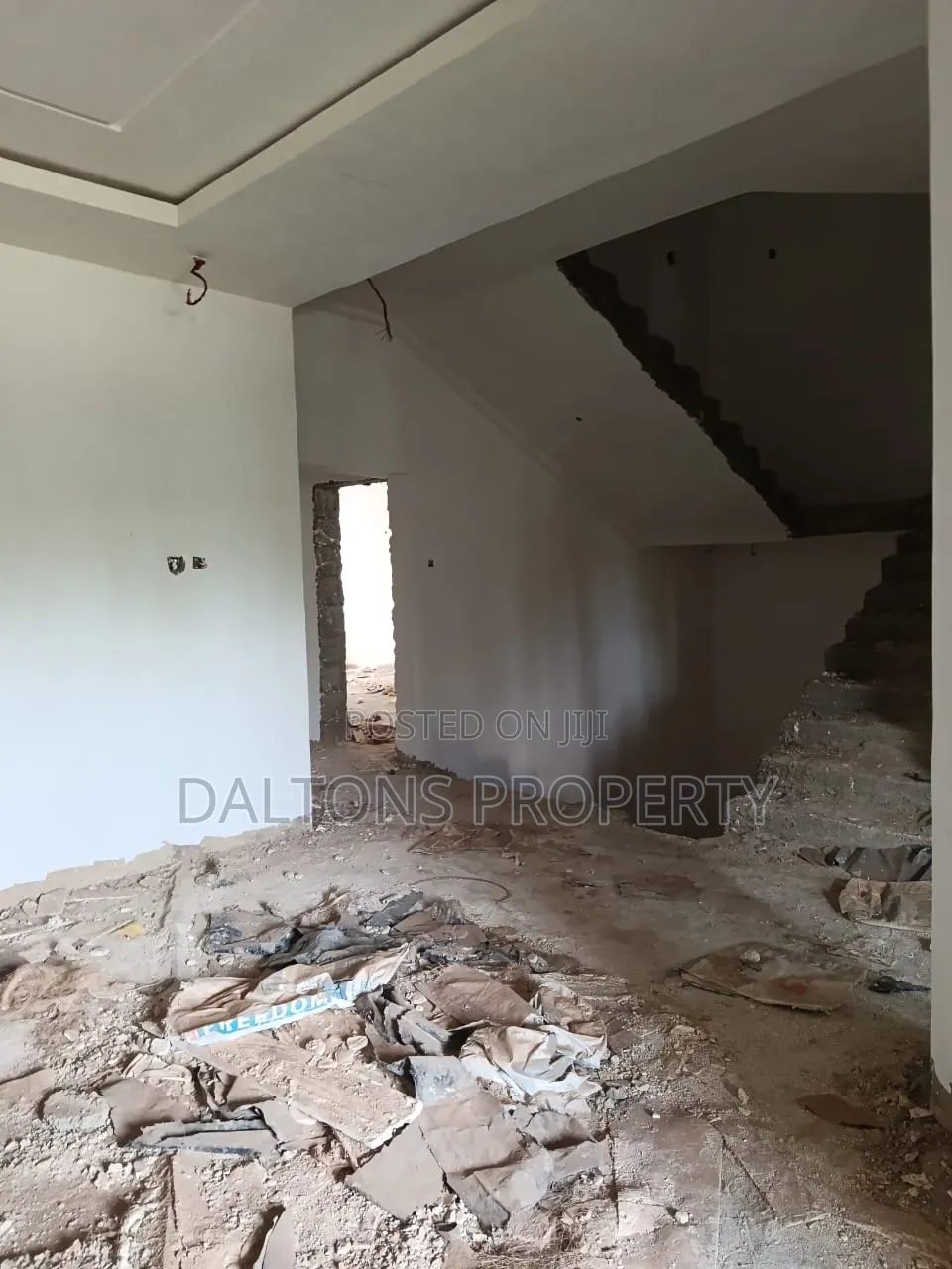 4bdrm Duplex in Game Village Estate, Galadimawa for sale