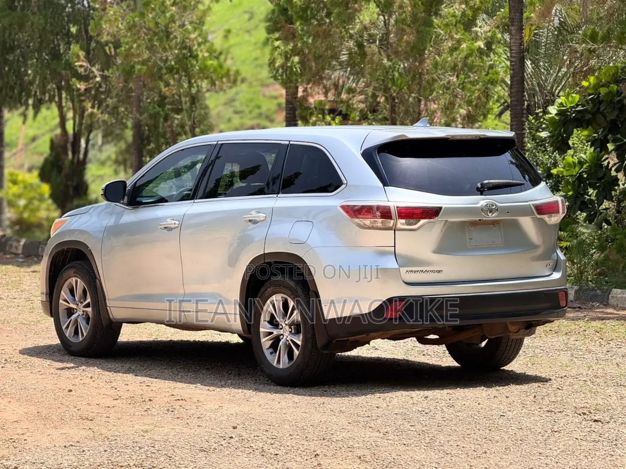 Toyota Highlander LE V6 4x4 (3.5L 6cyl 6A) 2016 Silver