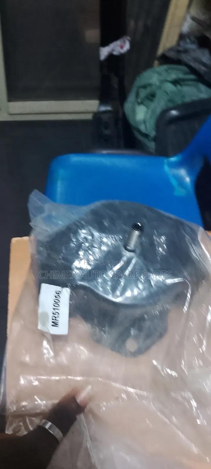 Engine Seat for Mitsubishi Pajero