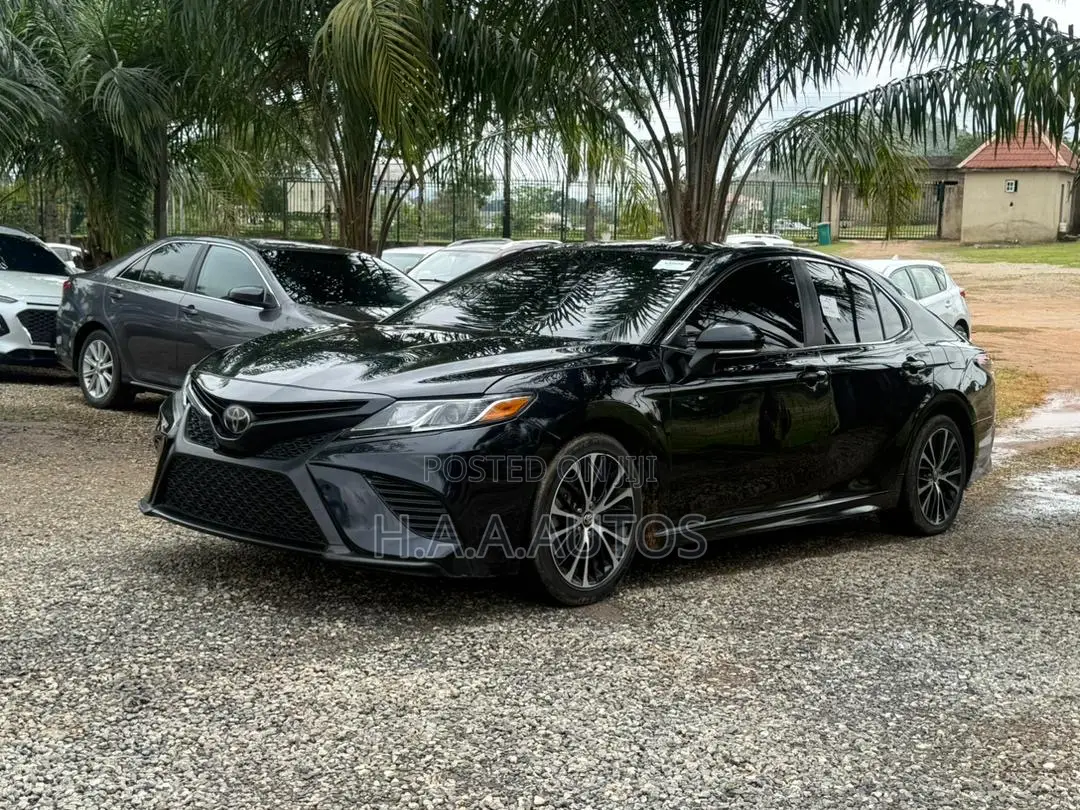 Toyota Camry SE FWD (2.5L 4cyl 8AM) 2018 Black