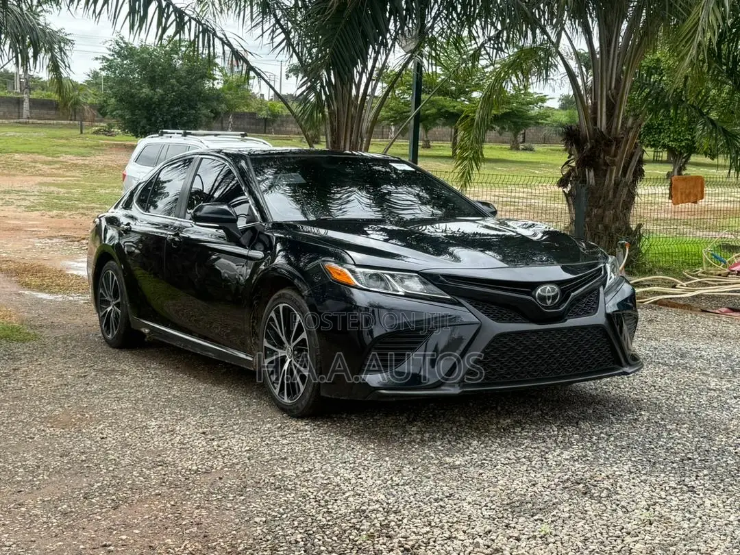 Toyota Camry SE FWD (2.5L 4cyl 8AM) 2018 Black