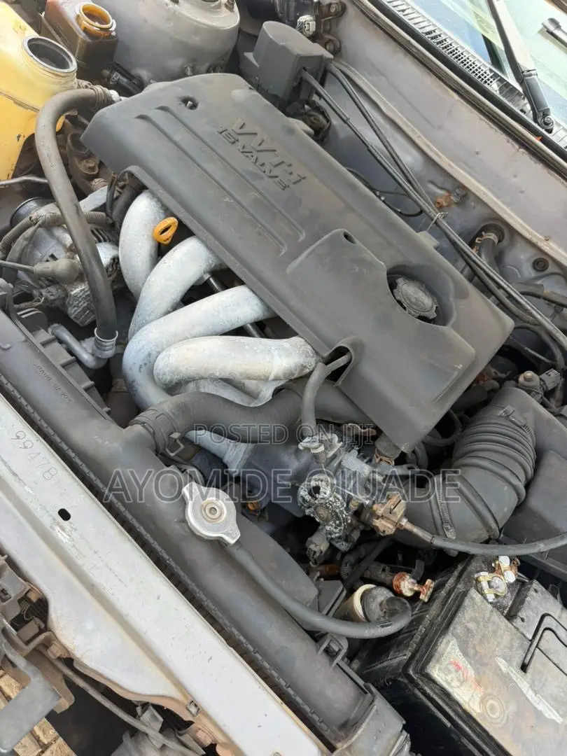 Toyota Corolla 2001 Gold