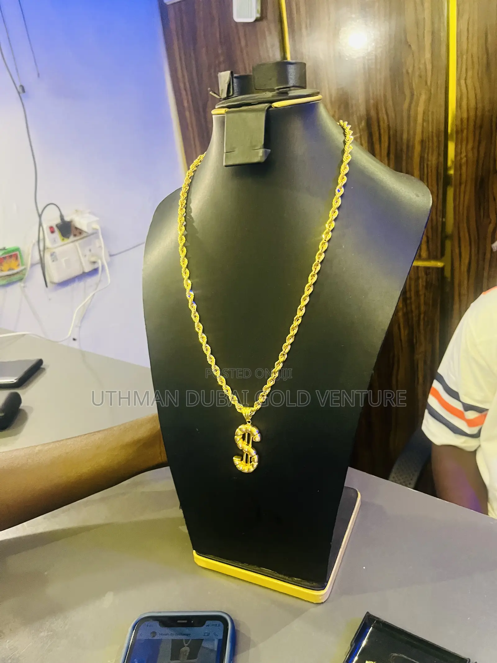 Brand New Twist Chain Dollar Pendents