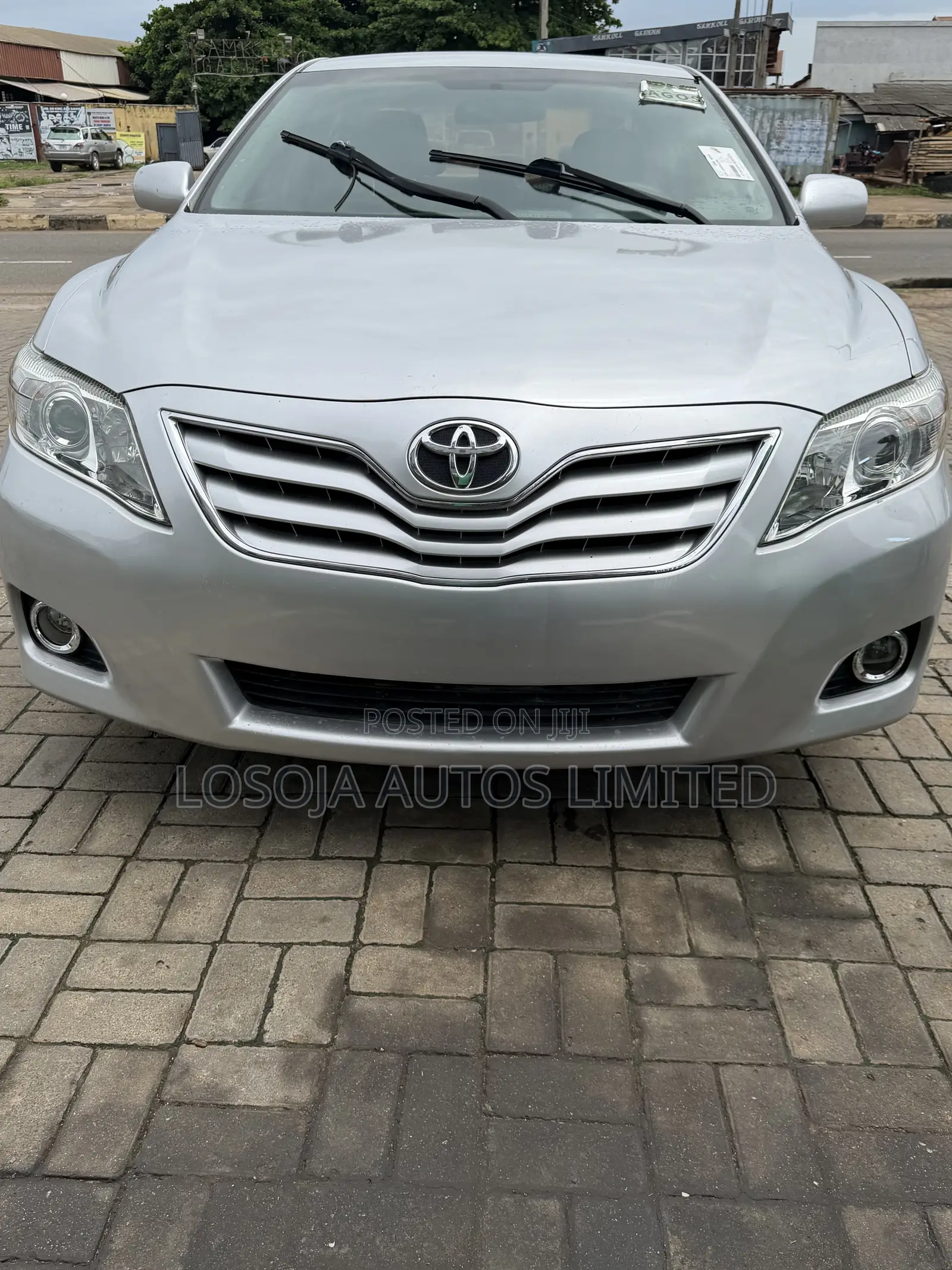Toyota Camry LE 4dr Sedan (2.5L 4cyl 6AM) 2010 Silver