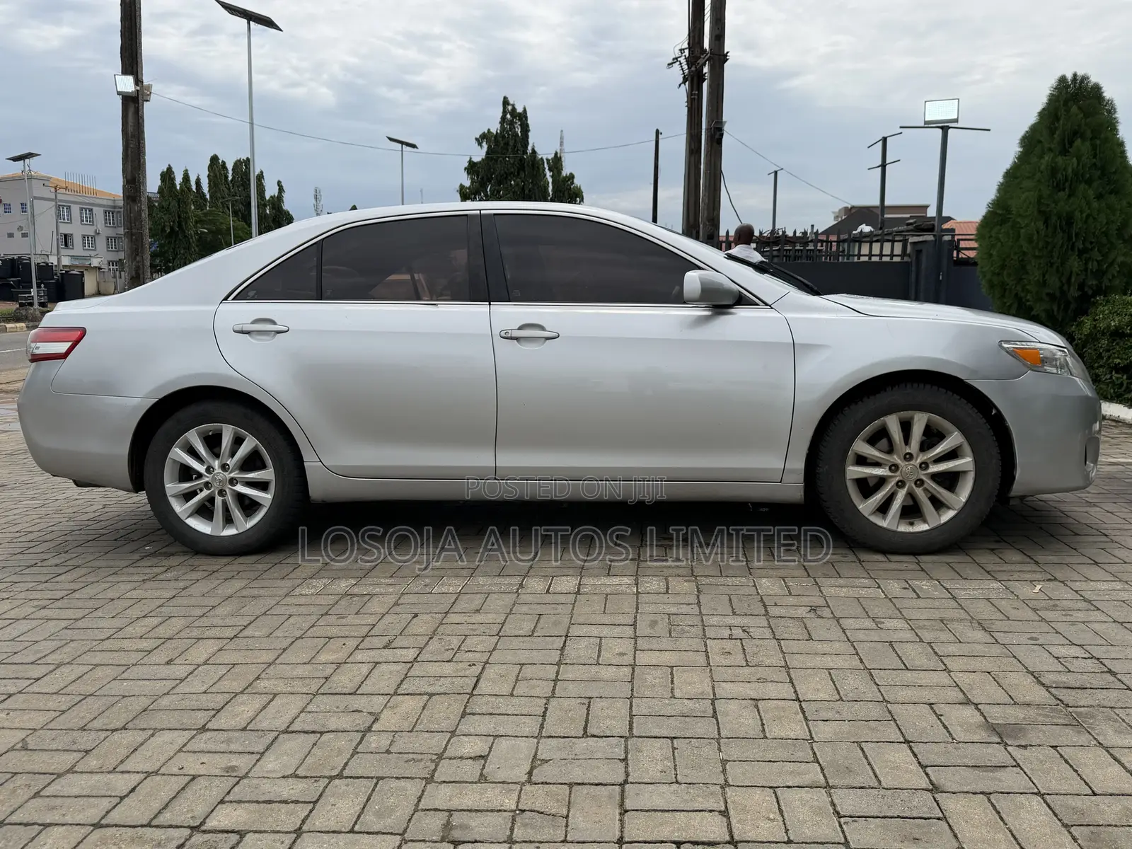 Toyota Camry LE 4dr Sedan (2.5L 4cyl 6AM) 2010 Silver